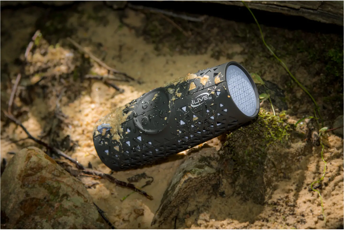 iLive Waterproof Bluetooth Speaker-2