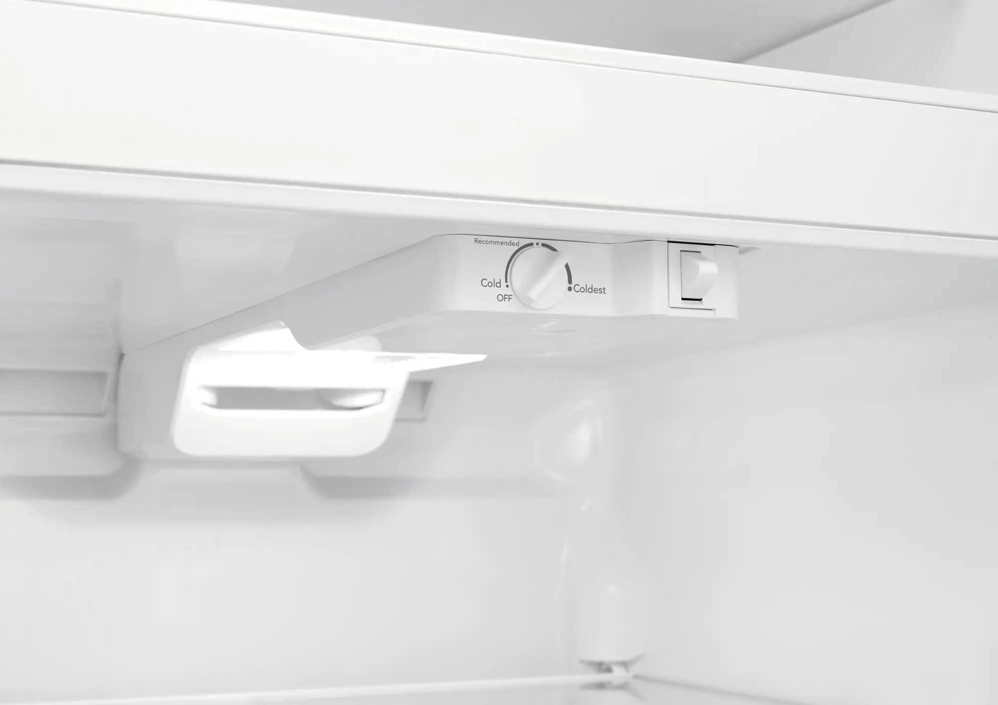 FFTR1835VW Frigidaire 18.3 cu ft Top Freezer Refrigerator - 30 W White-2
