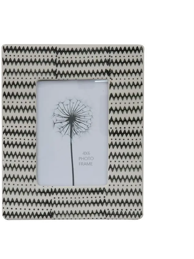 AH0226/STONEFRAME Cream and Black Patterned Stoneware Picture Frame-1