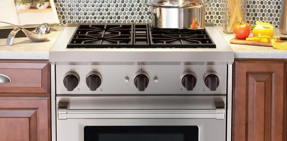 GR304 Wolf 4.4 cu ft Gas Range - Stainless Steel-5