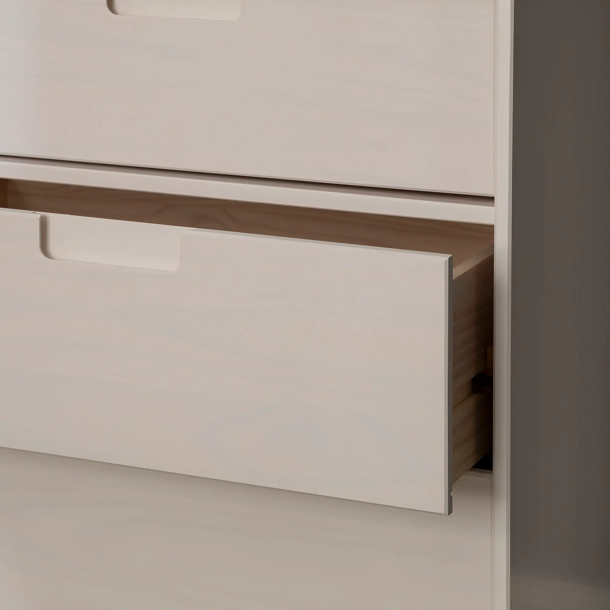 BR6DSLDRWH Sloane Mid-Century Modern White Dresser - Walker Edison-3