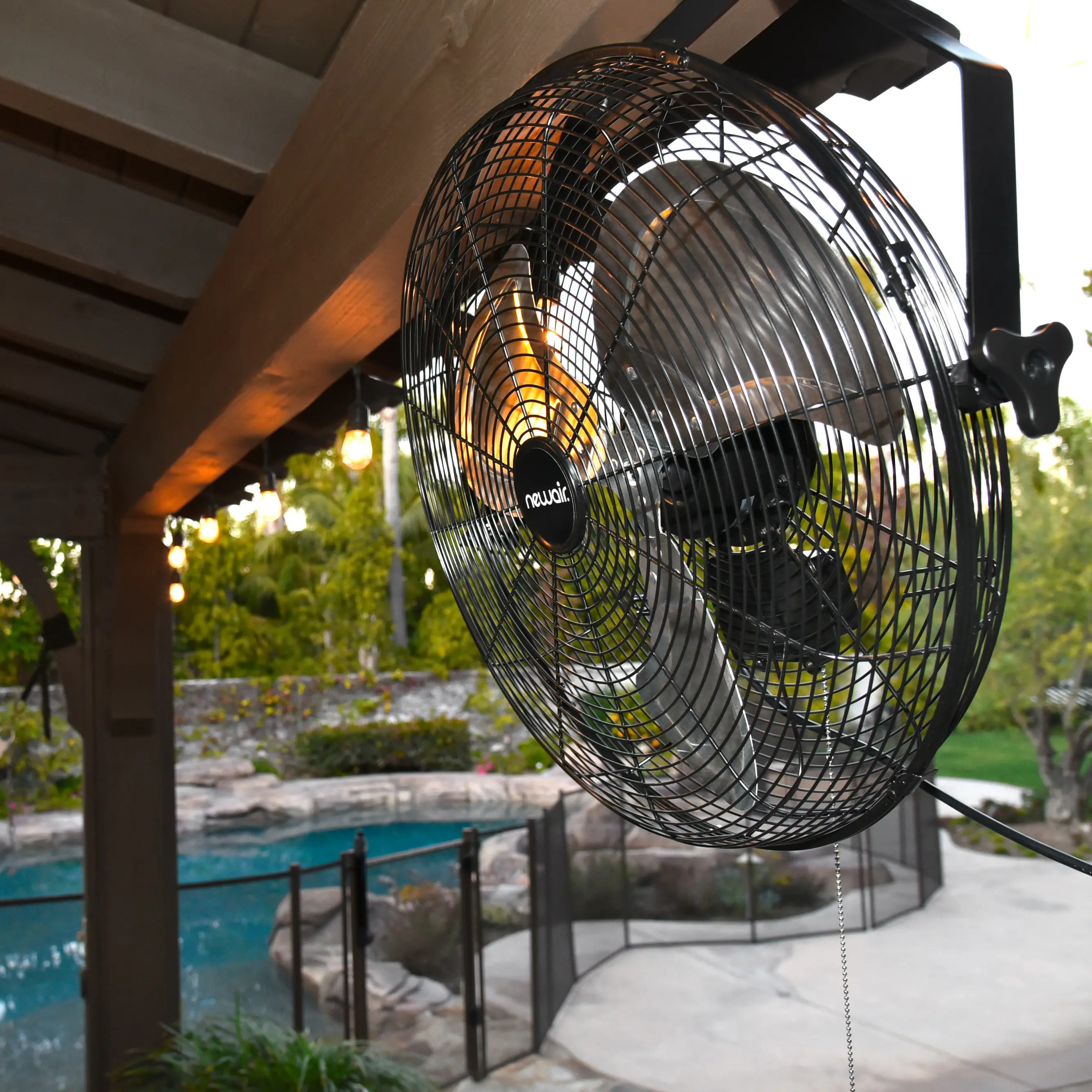 NIF20CBK00 NewAir 20 inch Outdoor Rated High Velocity Floor Fan-8