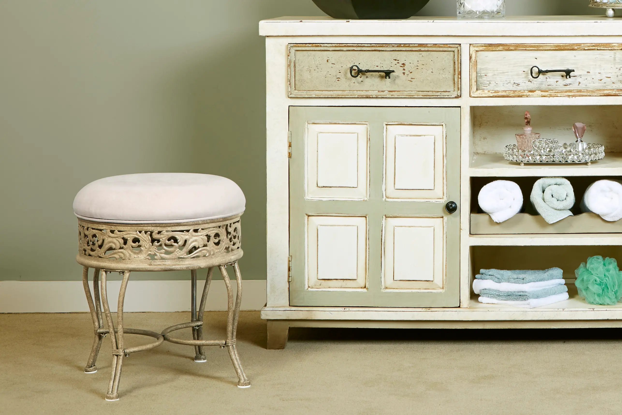 Traditional Antique Beige Vanity Stool - Villa III-2
