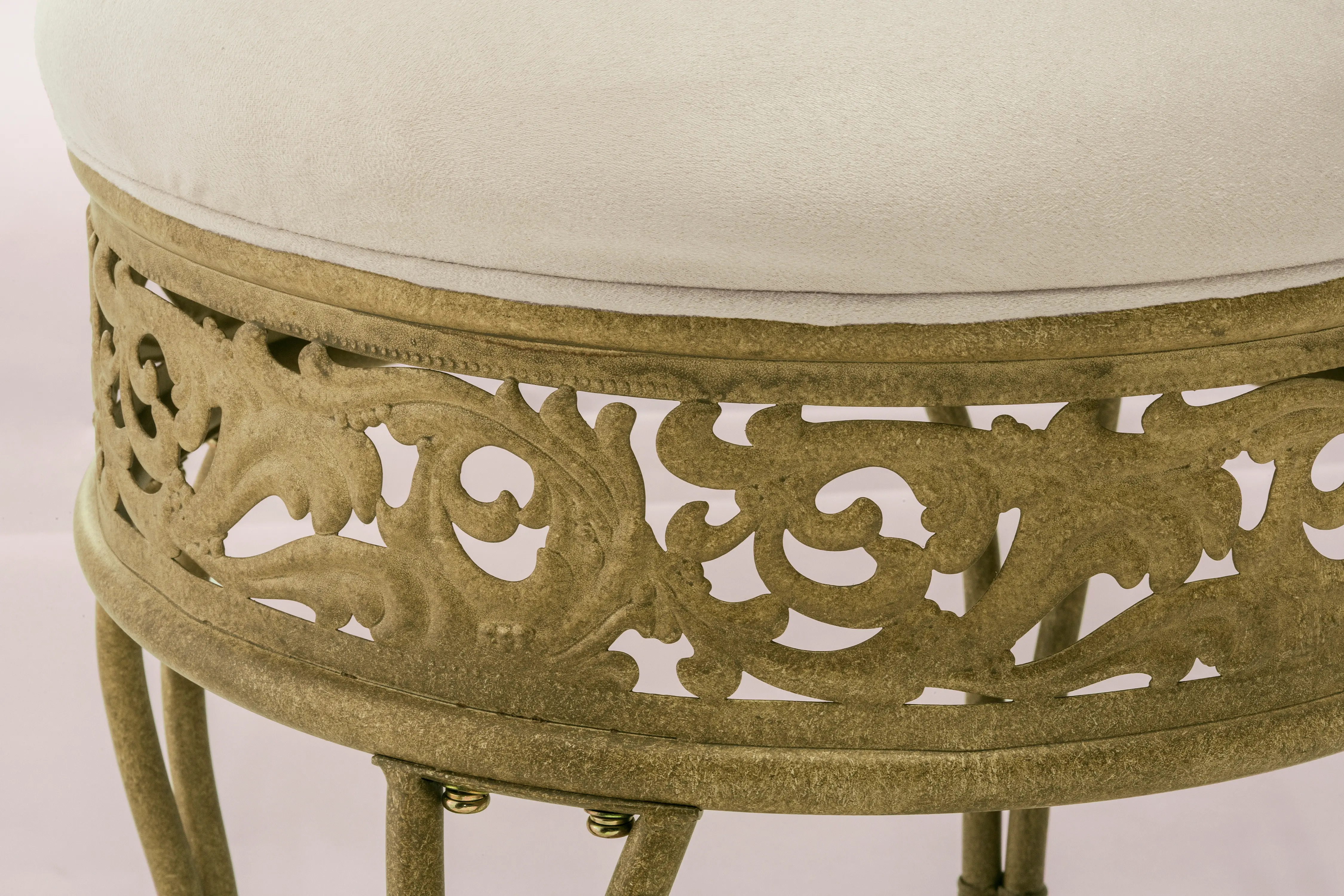 Traditional Antique Beige Vanity Stool - Villa III-4