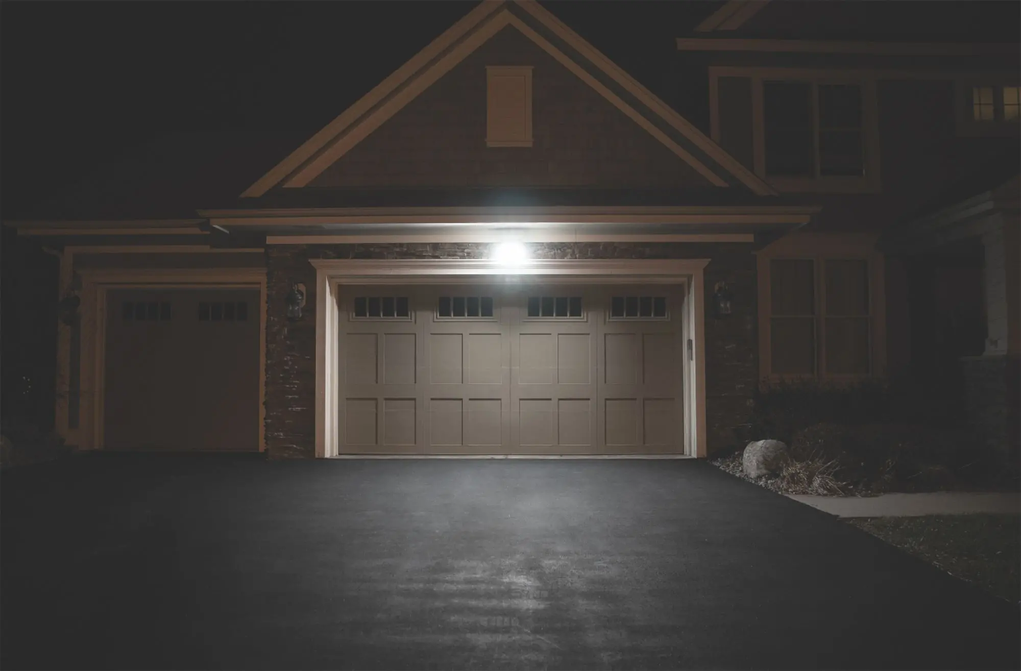 FB1001100NAS Arlo Pro 3 Wireless Floodlight Camera-5