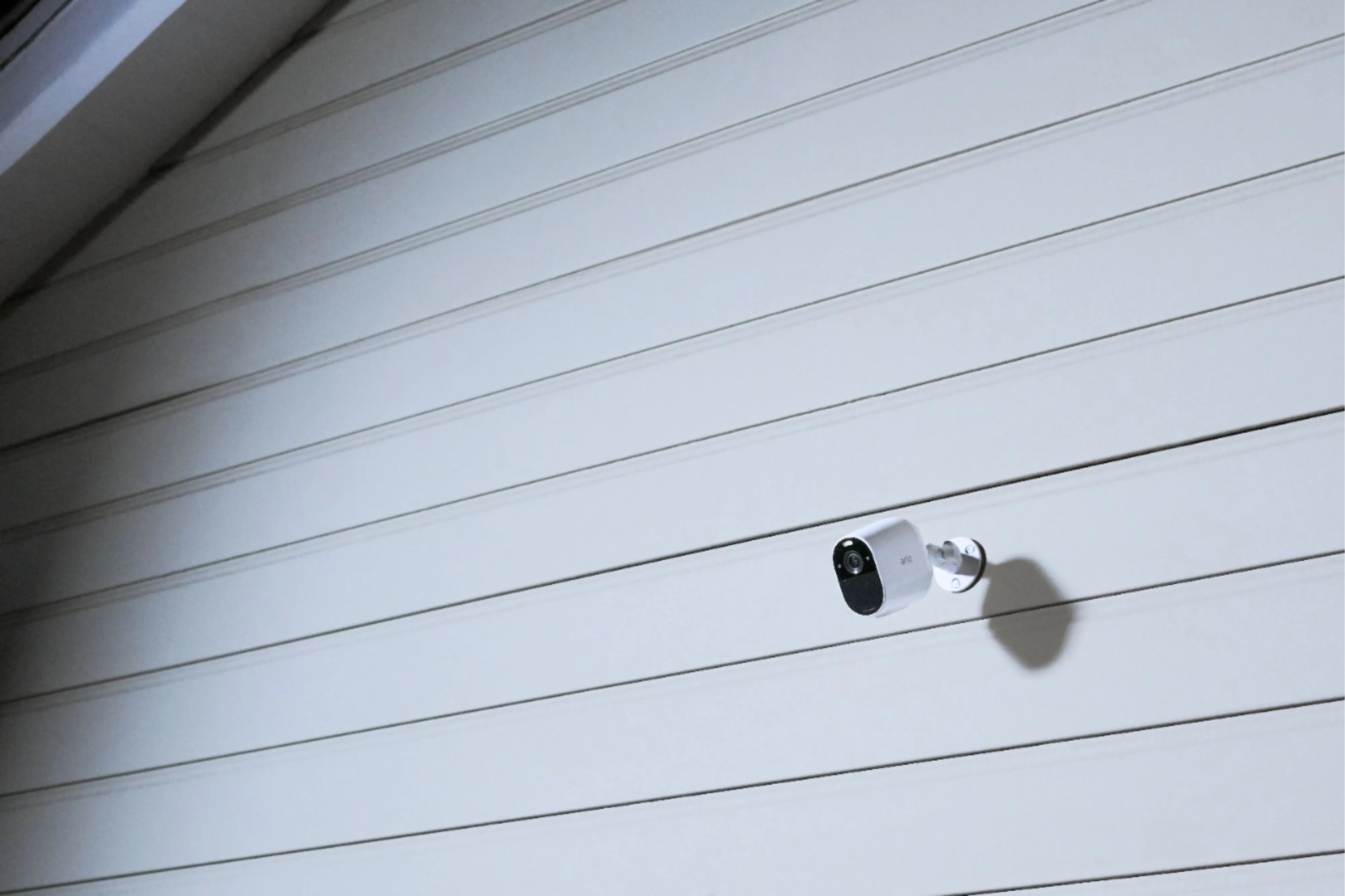 VMC2030100NAS Arlo Essential Spotlight Security Camera-5