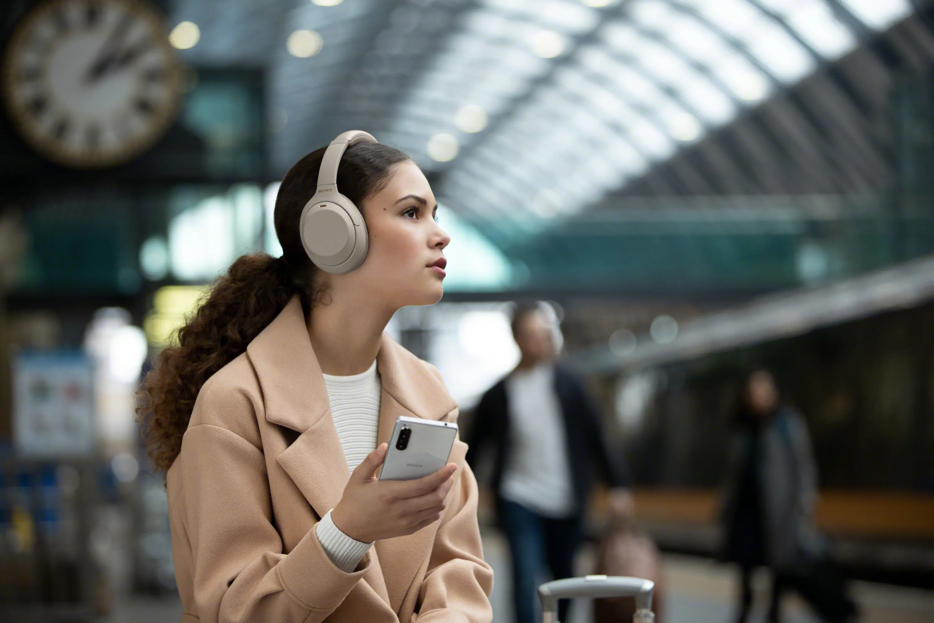 WH1000XM4/S Sony Wireless Noise-Cancelling Headphones - Silver-2