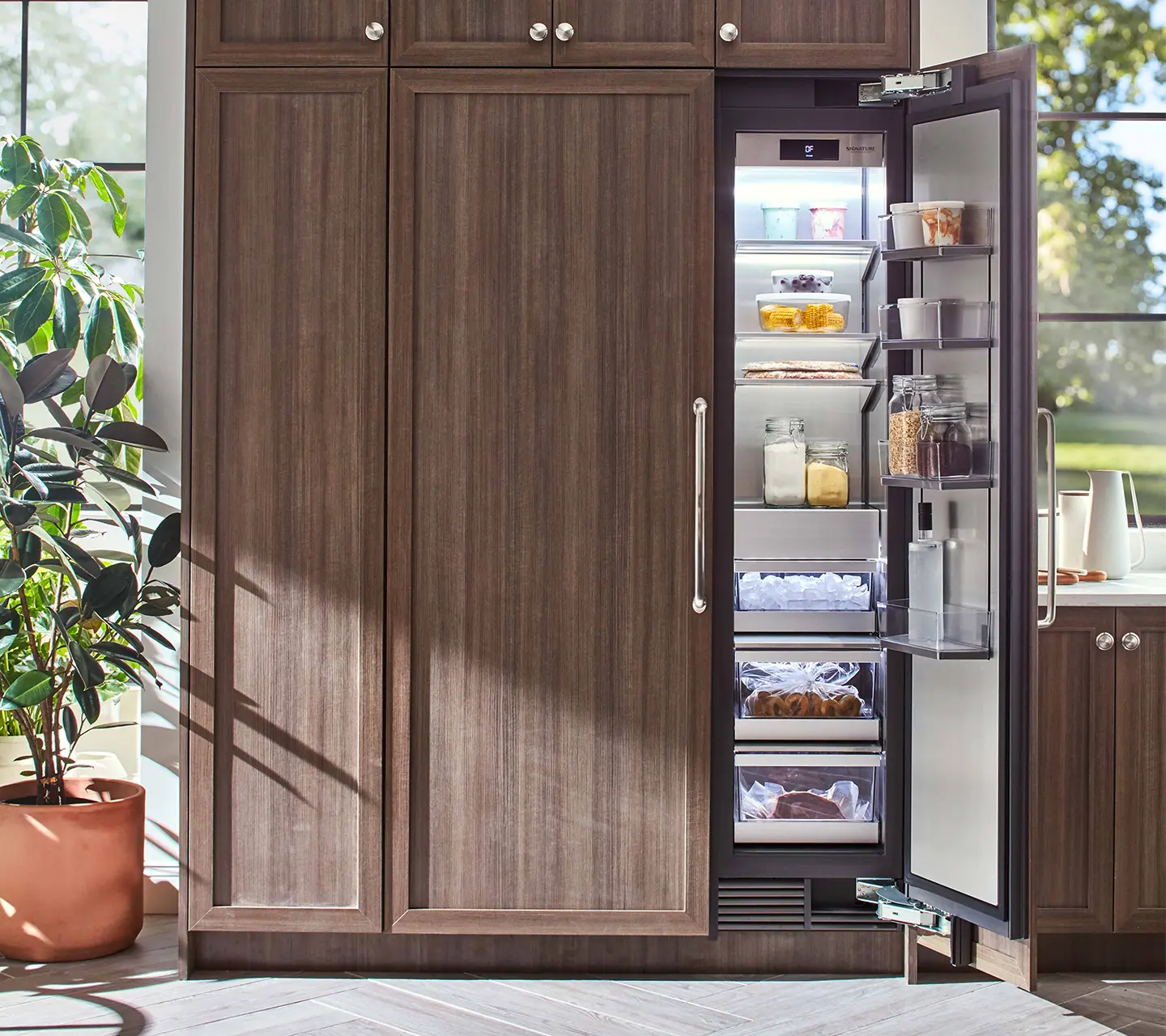 SKSCF1801P Signature 18 Inch Column Smart Freezer - Panel Ready-2