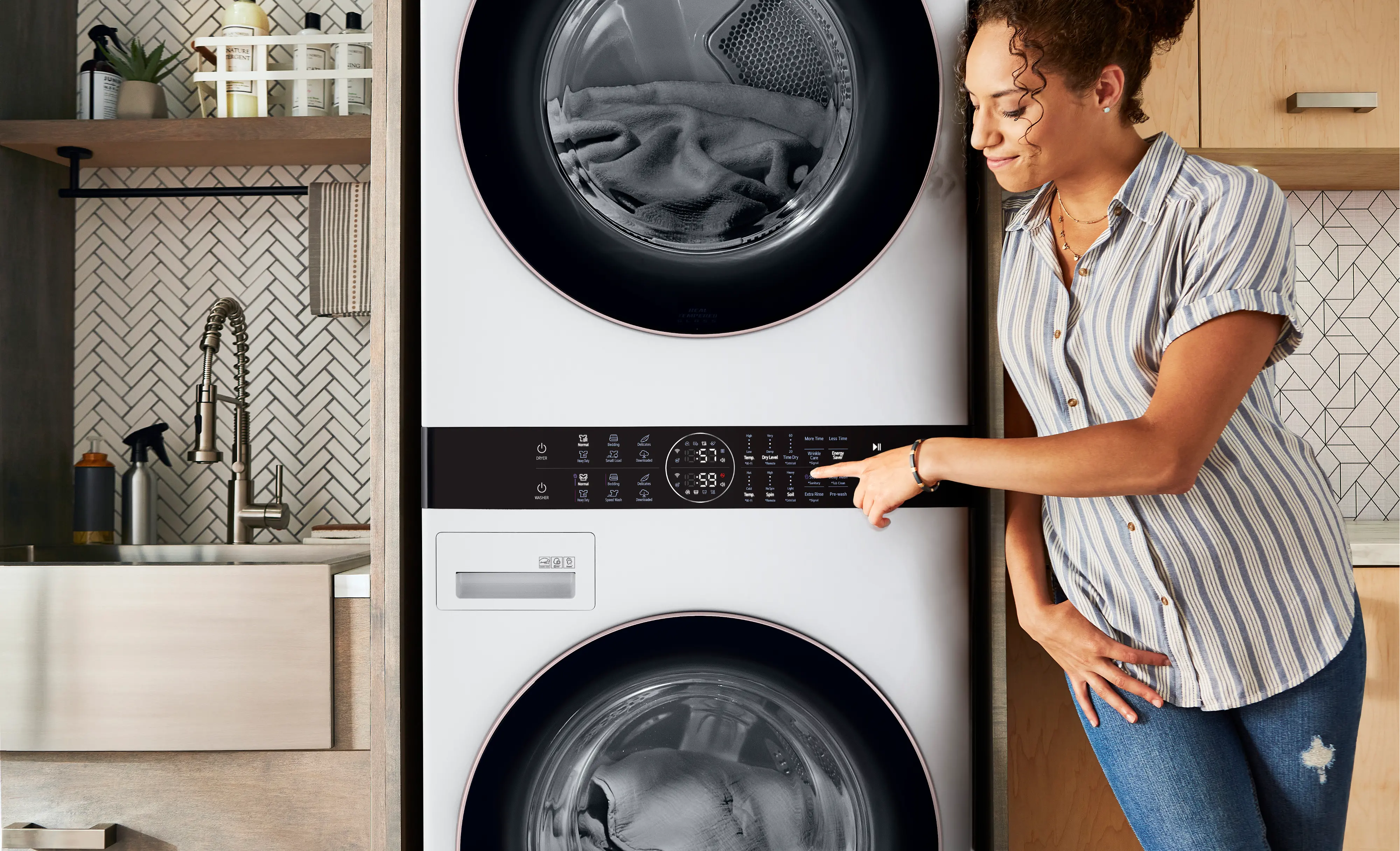 WKG101HWA LG WashTower with Center Control 4.5 cu. ft. Washer and 7.4 cu. ft. Gas Dryer - White-4