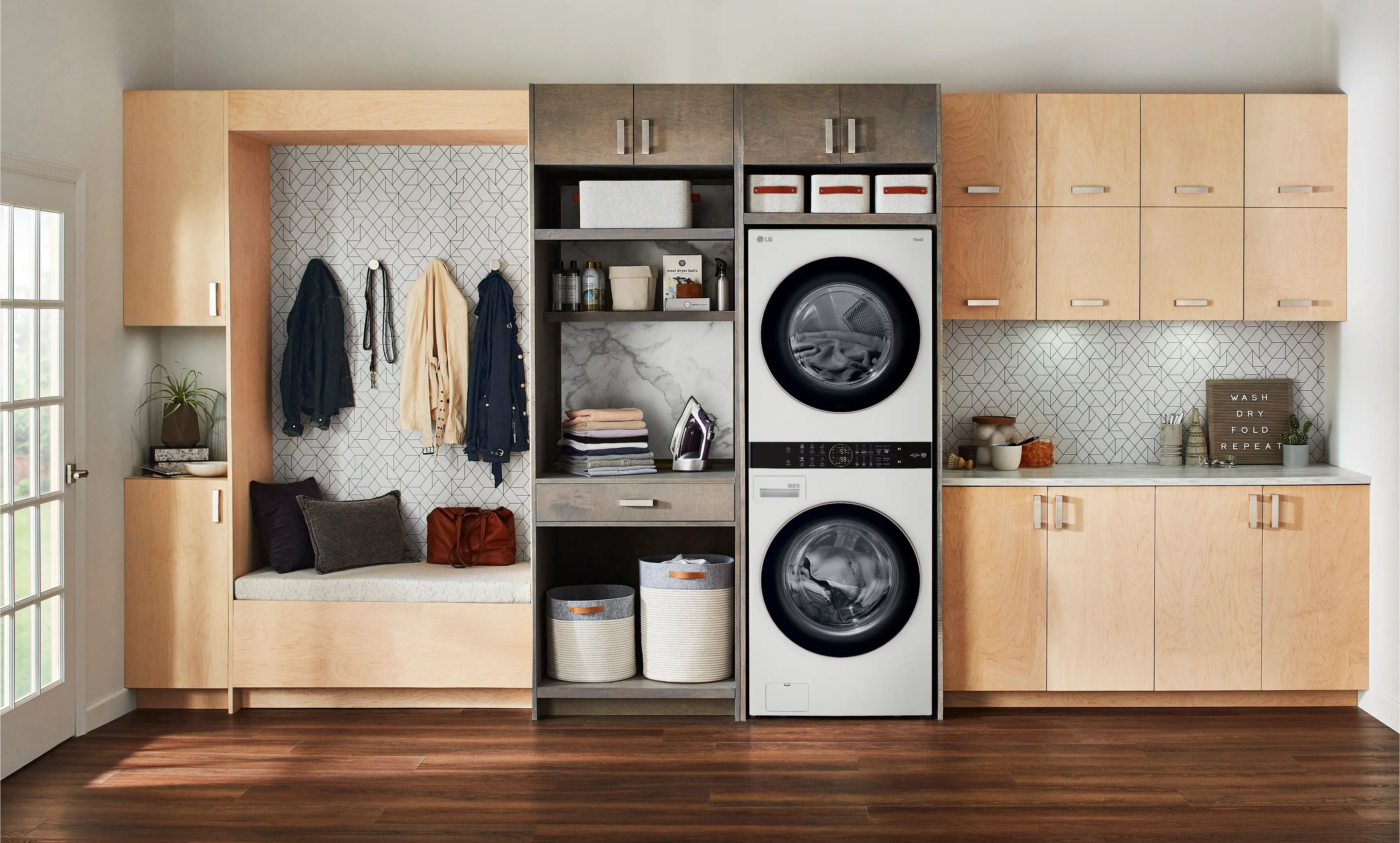 WKG101HWA LG WashTower with Center Control 4.5 cu. ft. Washer and 7.4 cu. ft. Gas Dryer - White-8