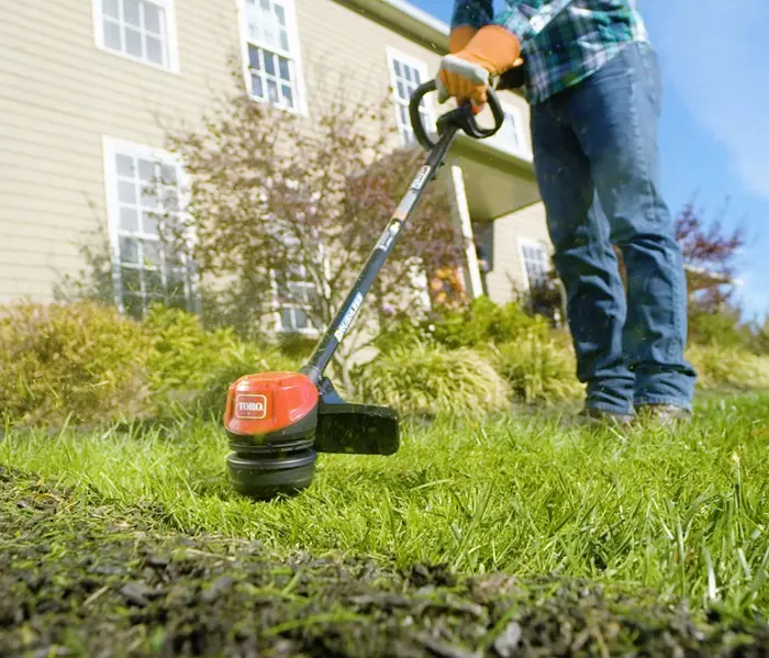 51831 Toro 60-Volt Max Lithium-Ion 15  & 13  Brushless String Trimmer-5