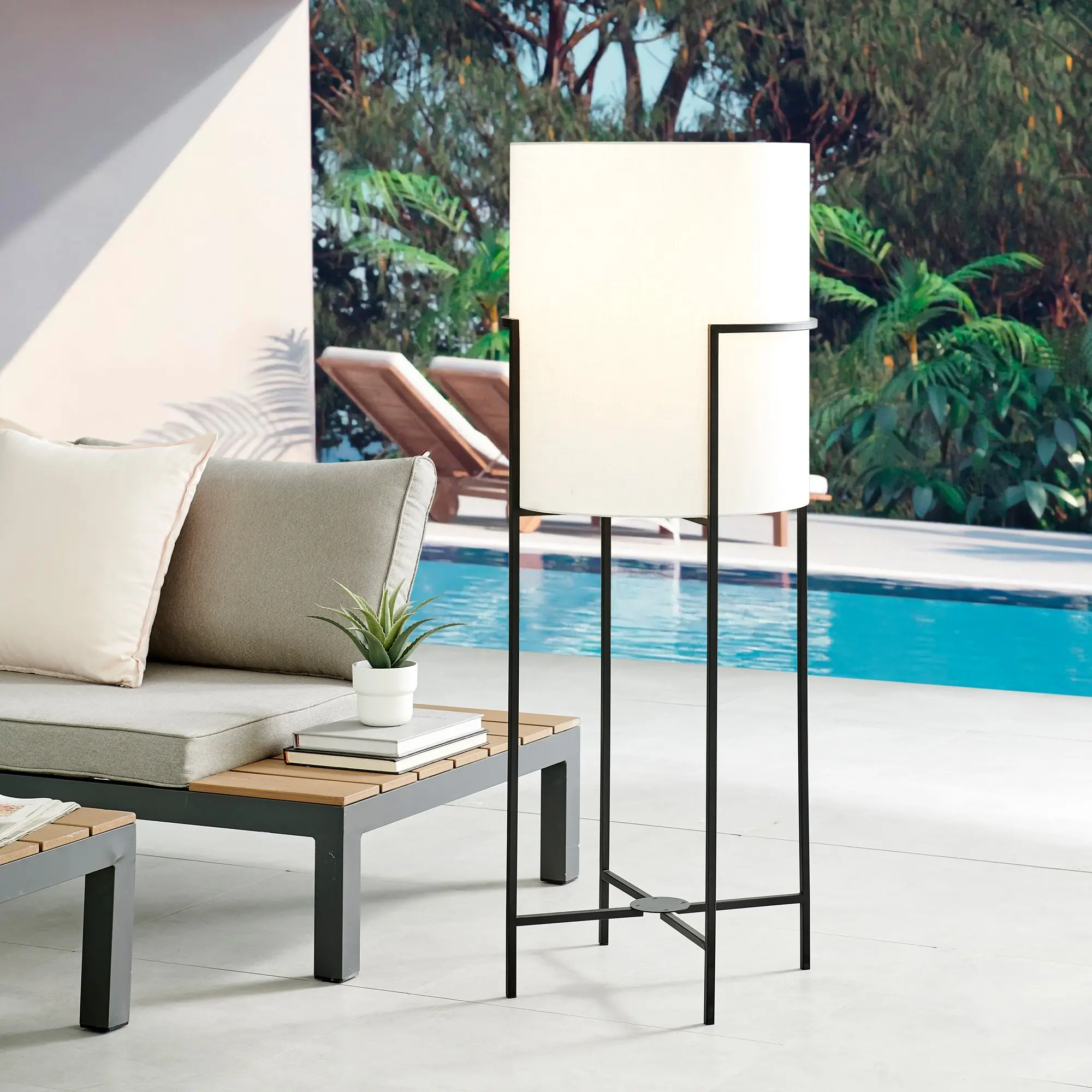 Cam Black and White Outdoor Cordless Floor Lamp with Rechargeable Bulb-3