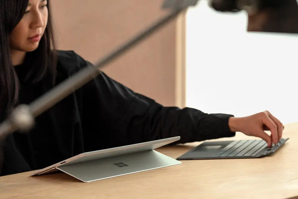 8XA-00001 Microsoft - Surface Pro Signature Keyboard-5
