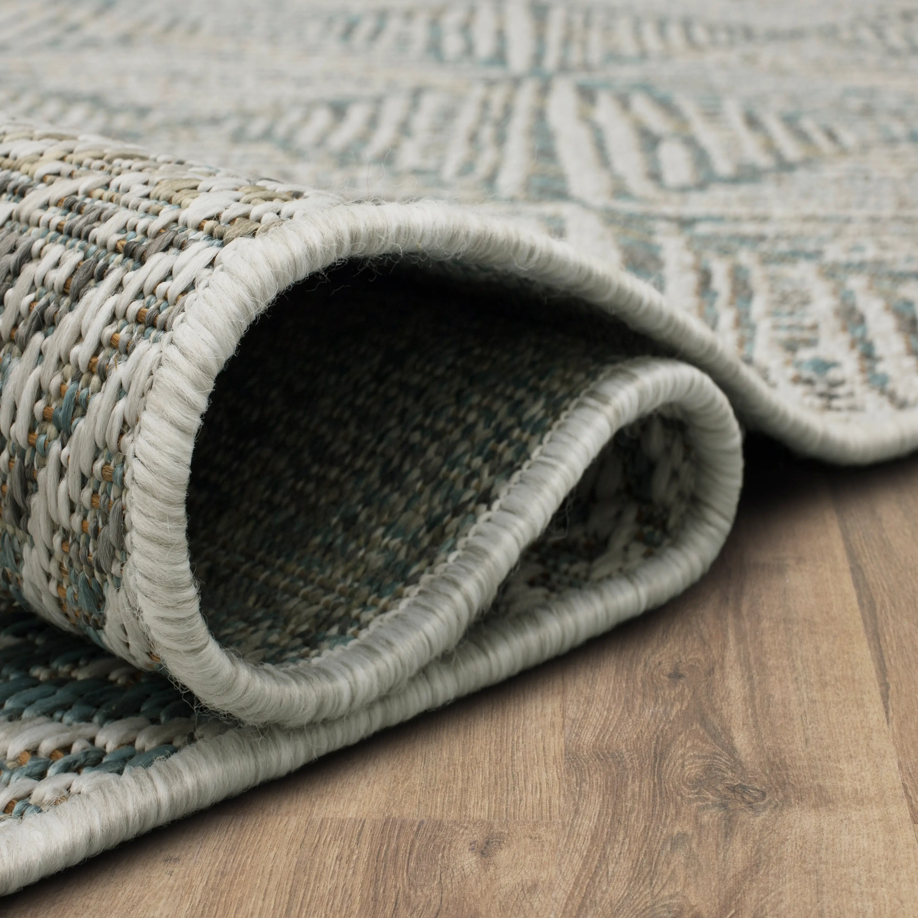 92314-E422/5.3X7.6 Shibori 5 x 8 Platinum Gray Indoor-Outdoor Rug-3