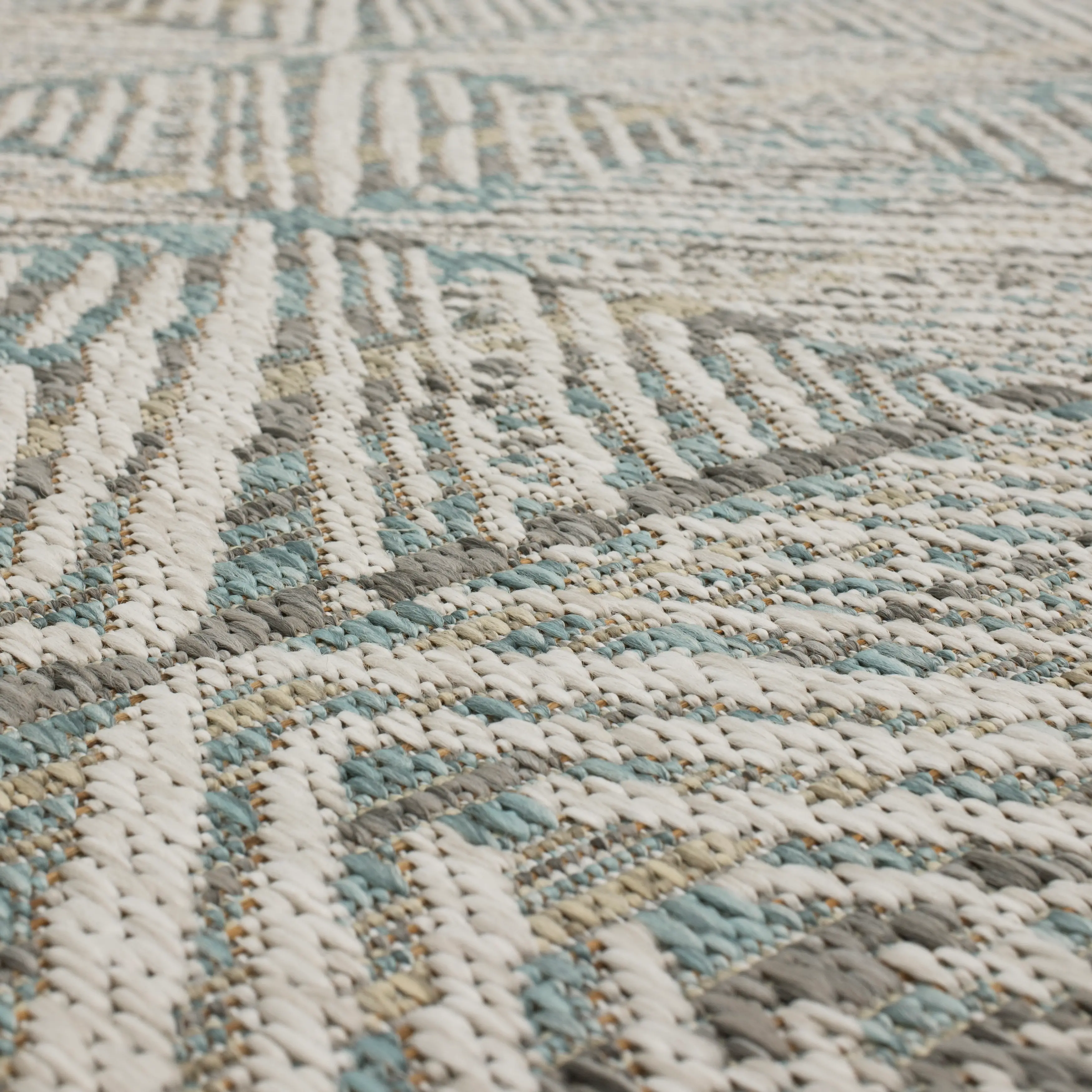 92314-E422/5.3X7.6 Shibori 5 x 8 Platinum Gray Indoor-Outdoor Rug-5