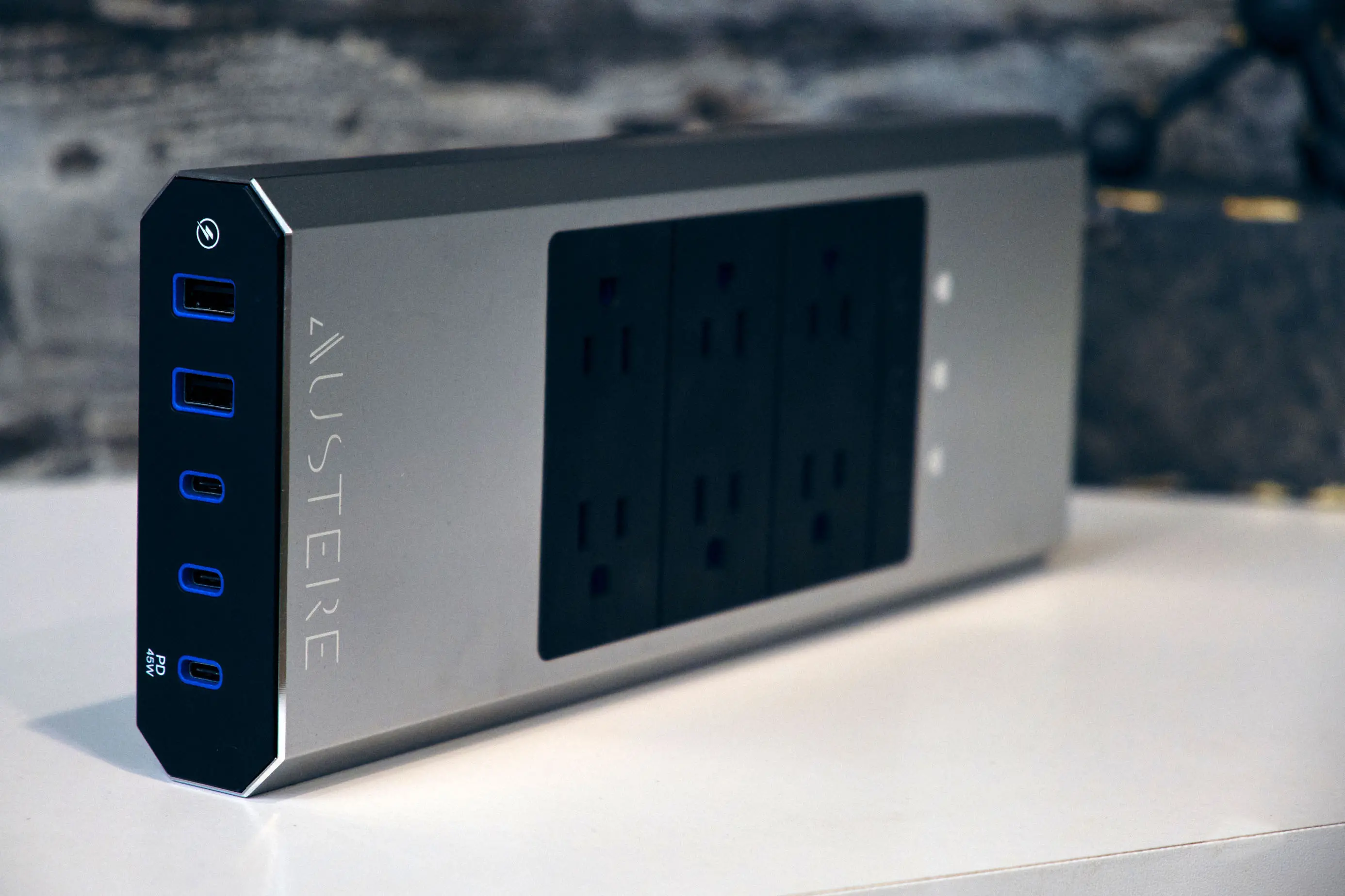 Austere V Series Power 6-Outlet Surge Protector with Omniport USB-6