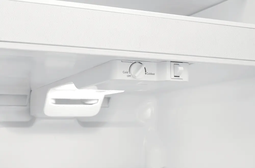 FFTR1814WW Frigidaire 18.3 cu. ft. Top Freezer Refrigerator - 30 Inch White-2
