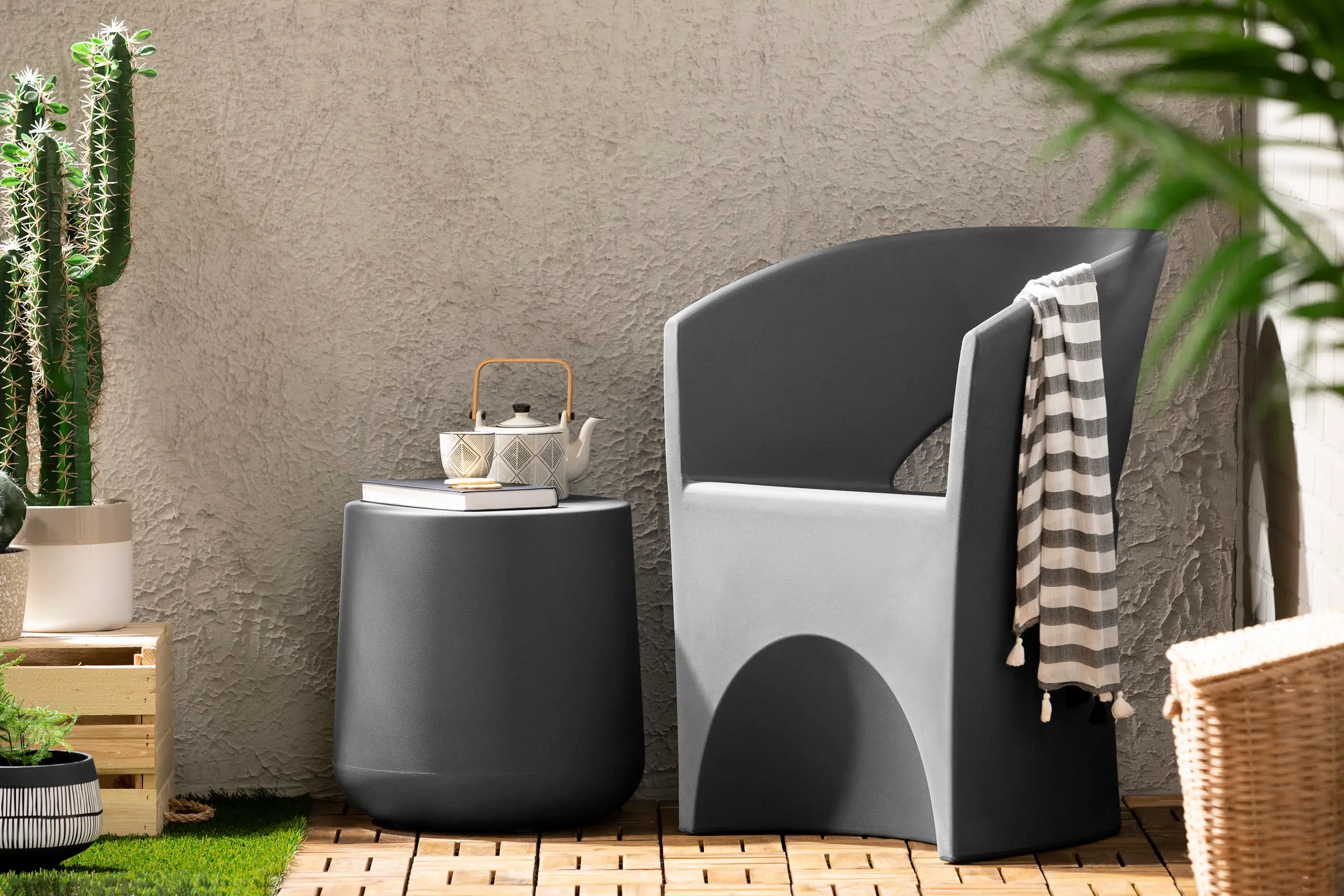 13795 Dalya Dark Gray Round Outdoor Side Table - South Shore-3