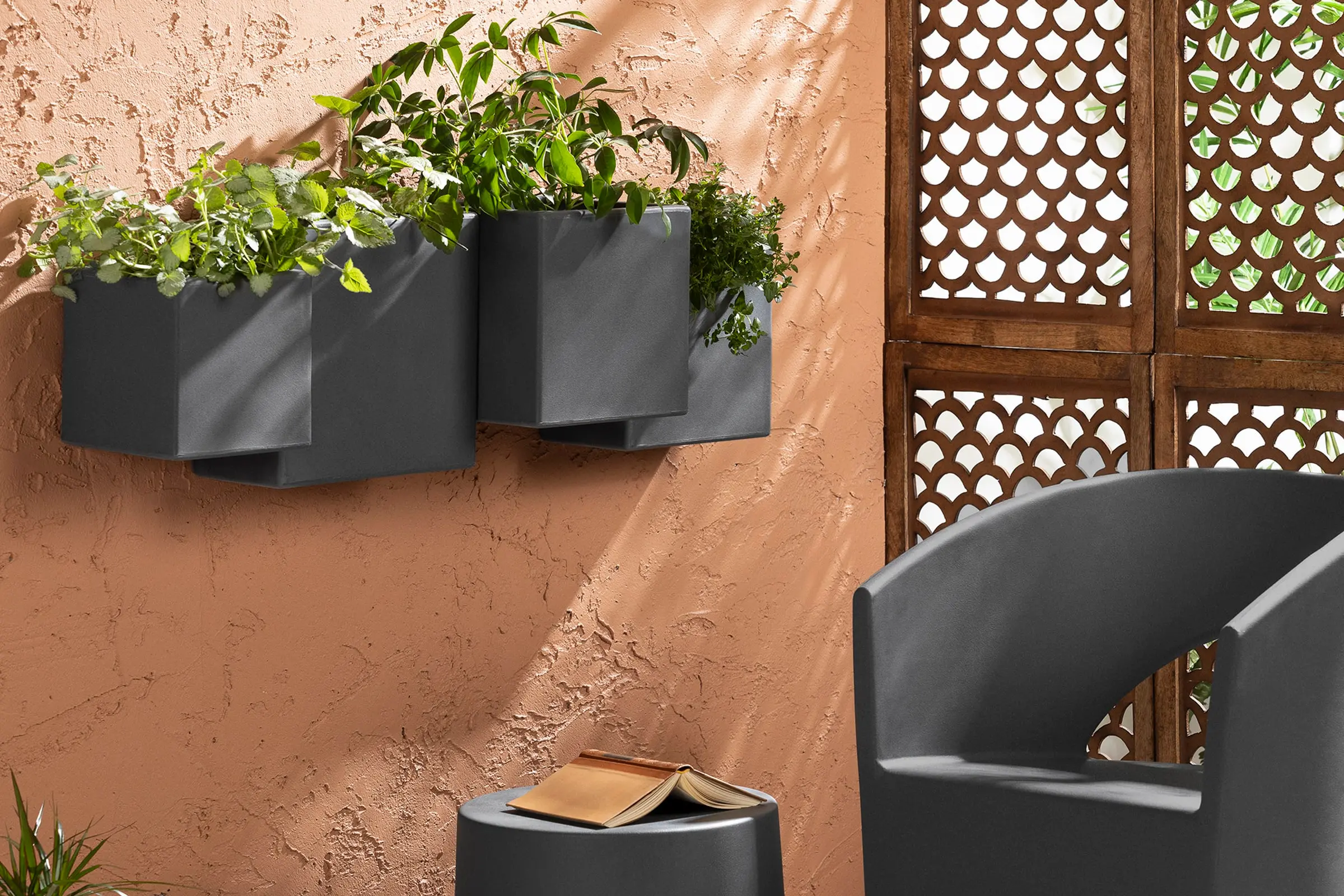 13806 Dalya Dark Gray Wall Planters, Set of 2-4