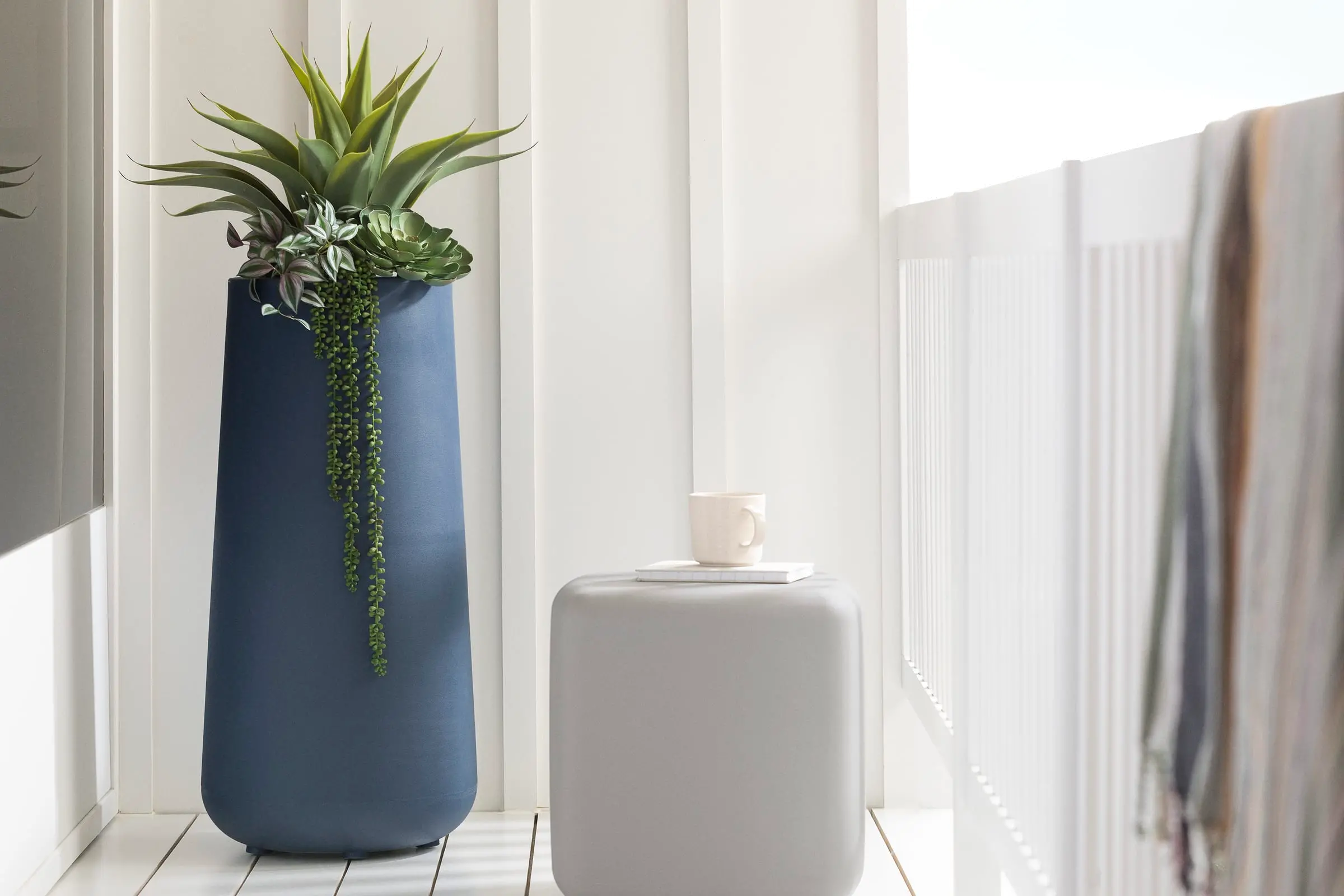 14430 Dalya Blue Outdoor Planter-3