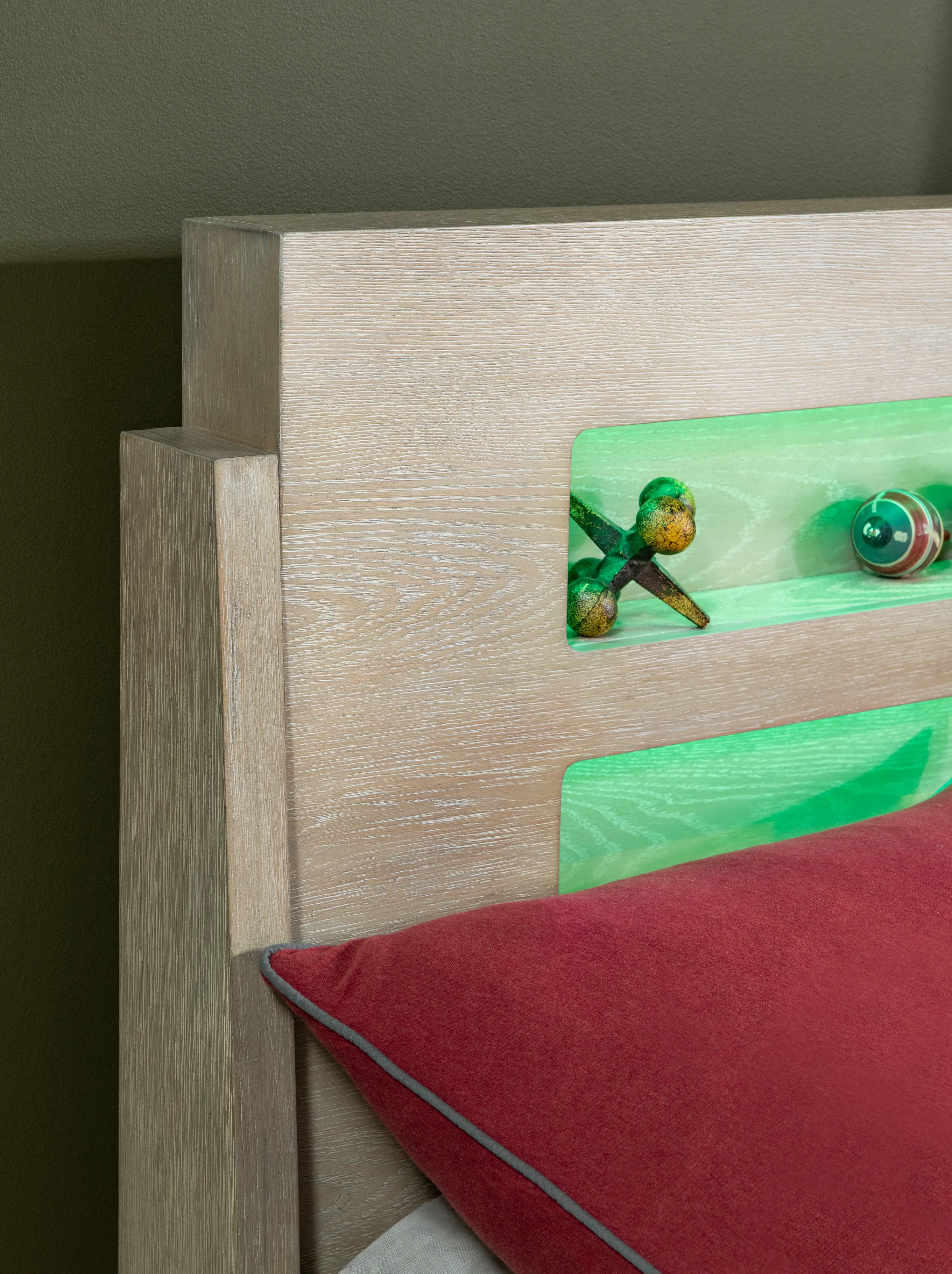 District Weathered Oak Twin Bed with Lights-13