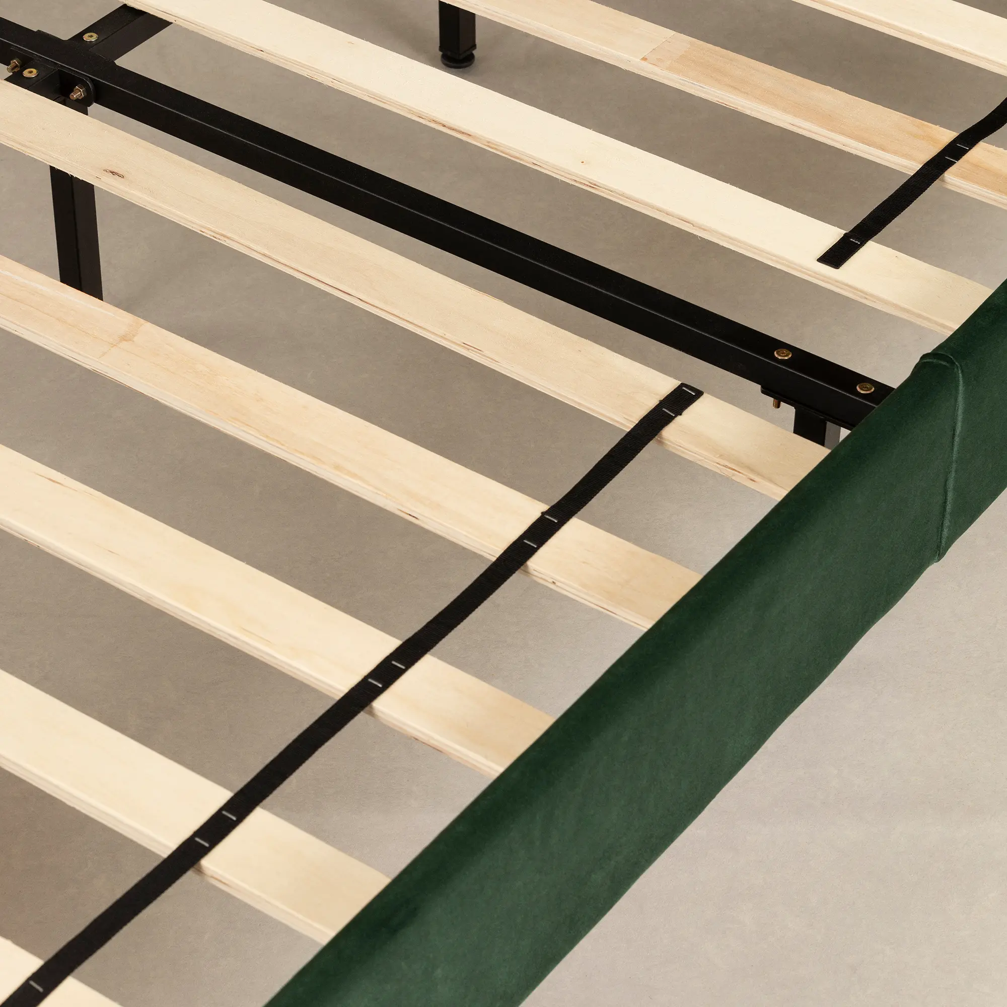 14055 Maliza Dark Green Queen Tufted Upholstered Platform Bed - South Shore-4