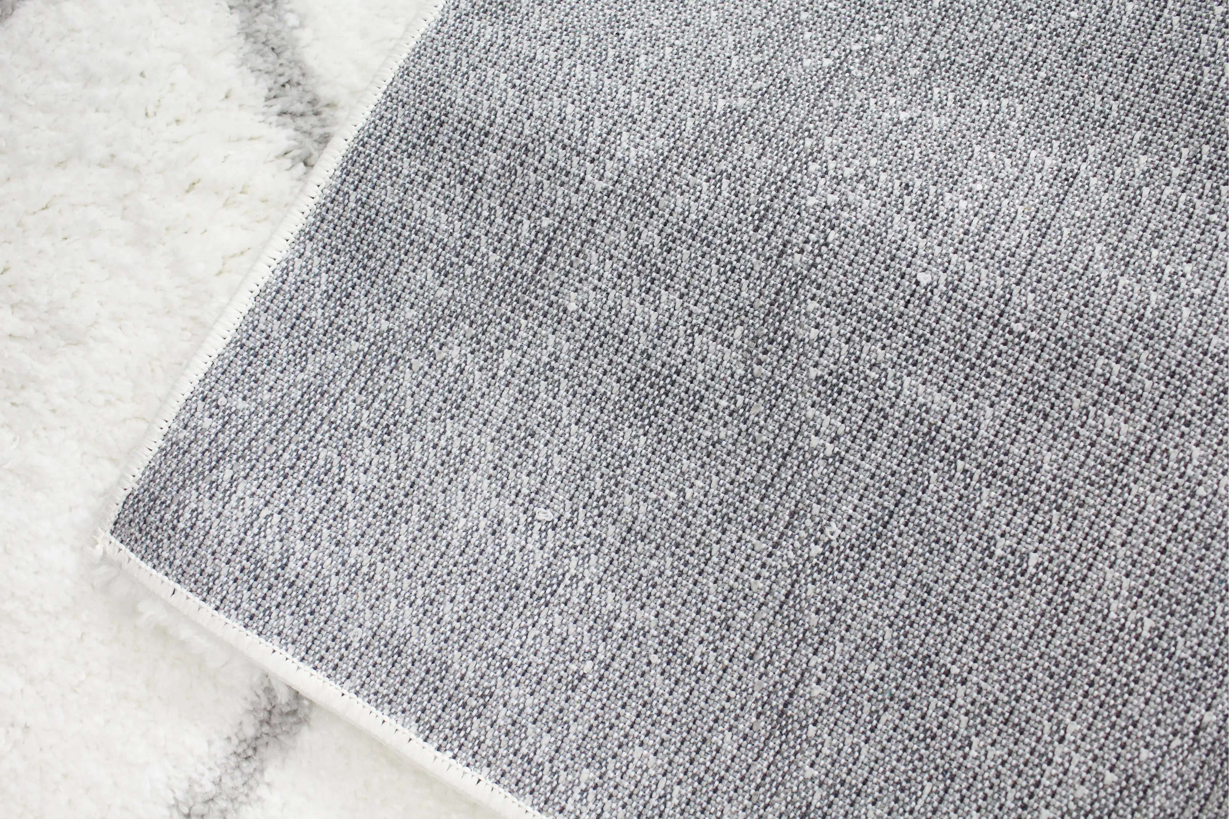 A164-WHGY-4X6-AND104 Faris White and Gray 4 x 6 Area Rug-4