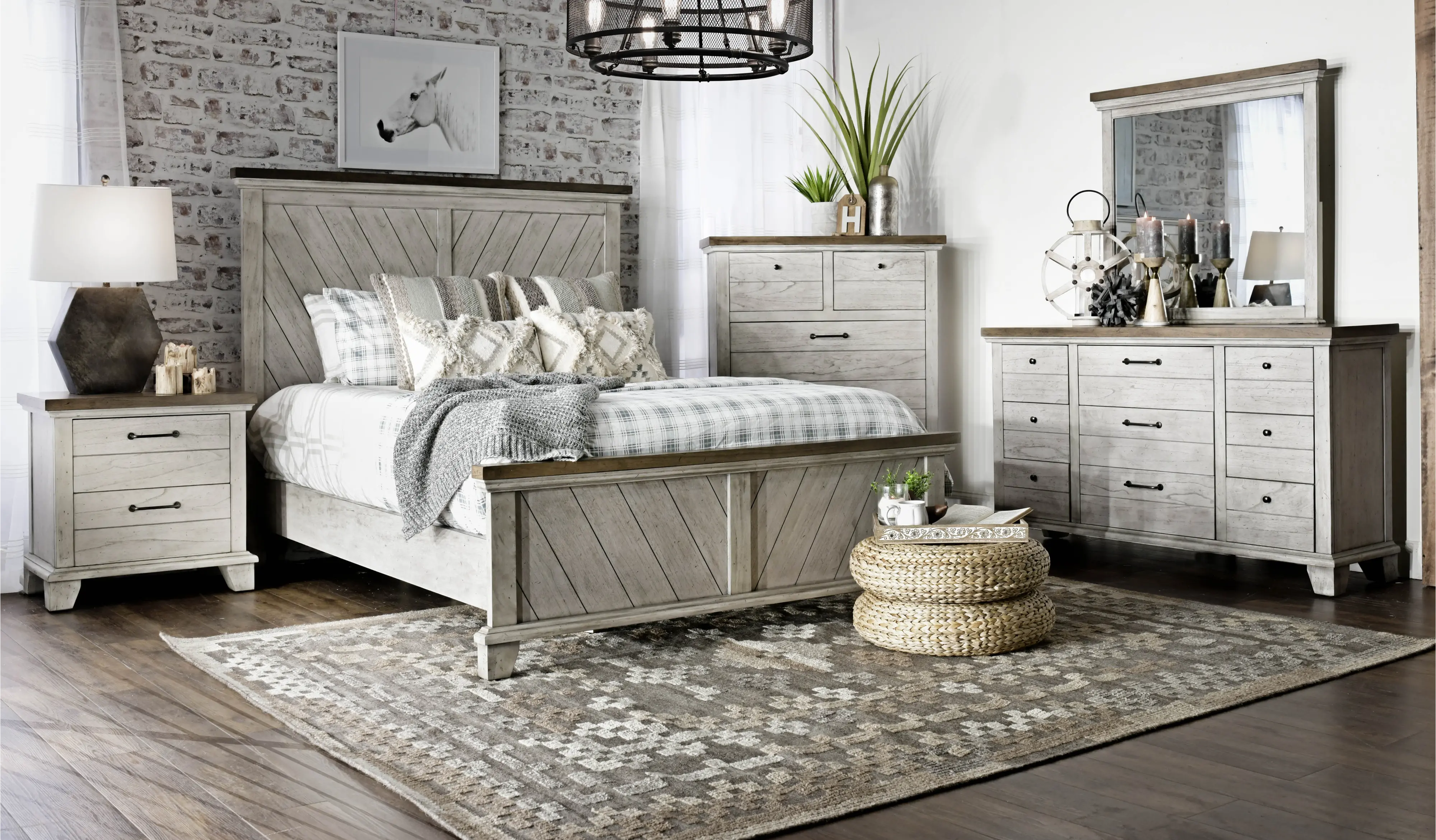 Bear Creek White 4 Piece Queen Bedroom Set-1
