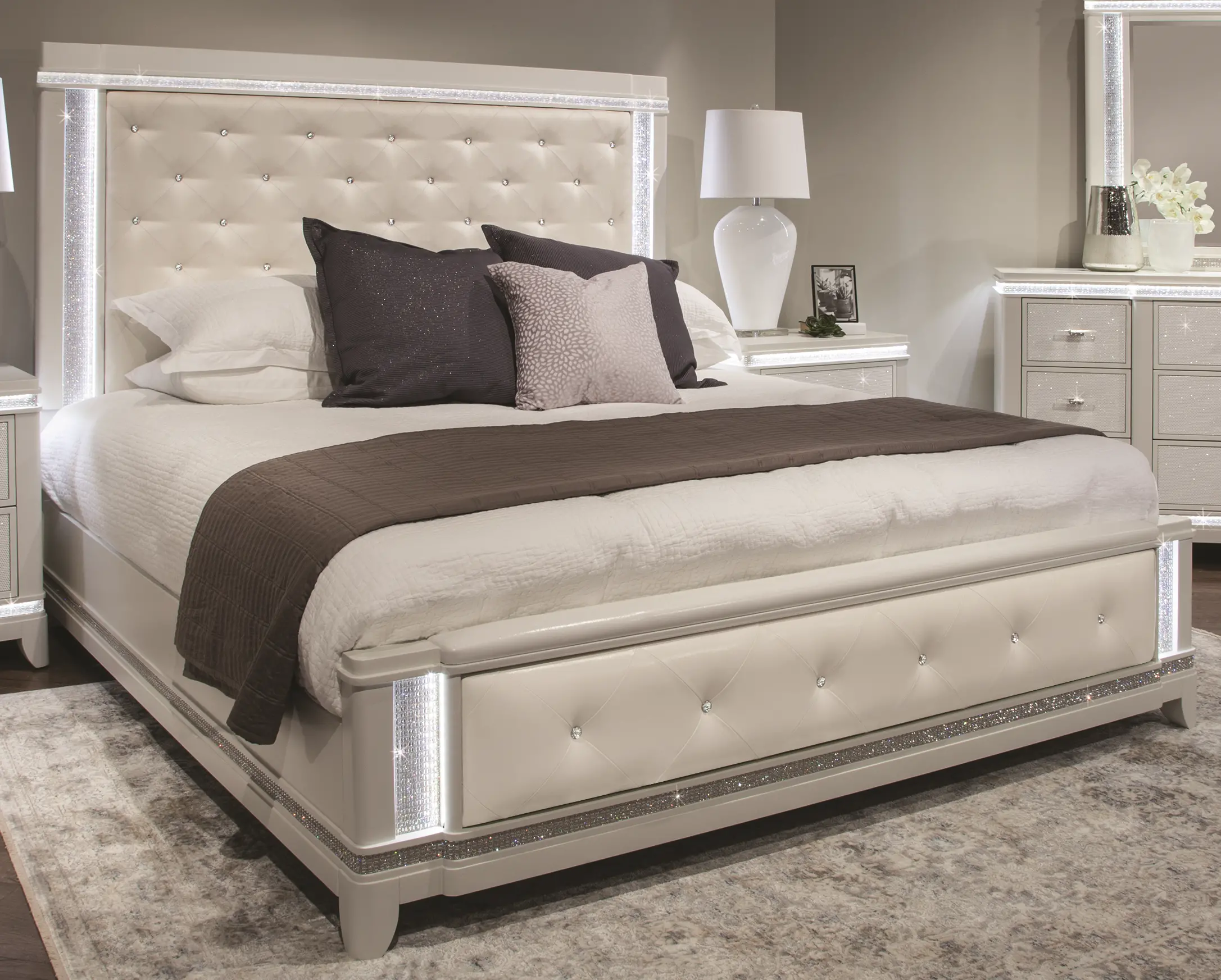 Celeste Sparkle White Queen Upholstered Bed-2