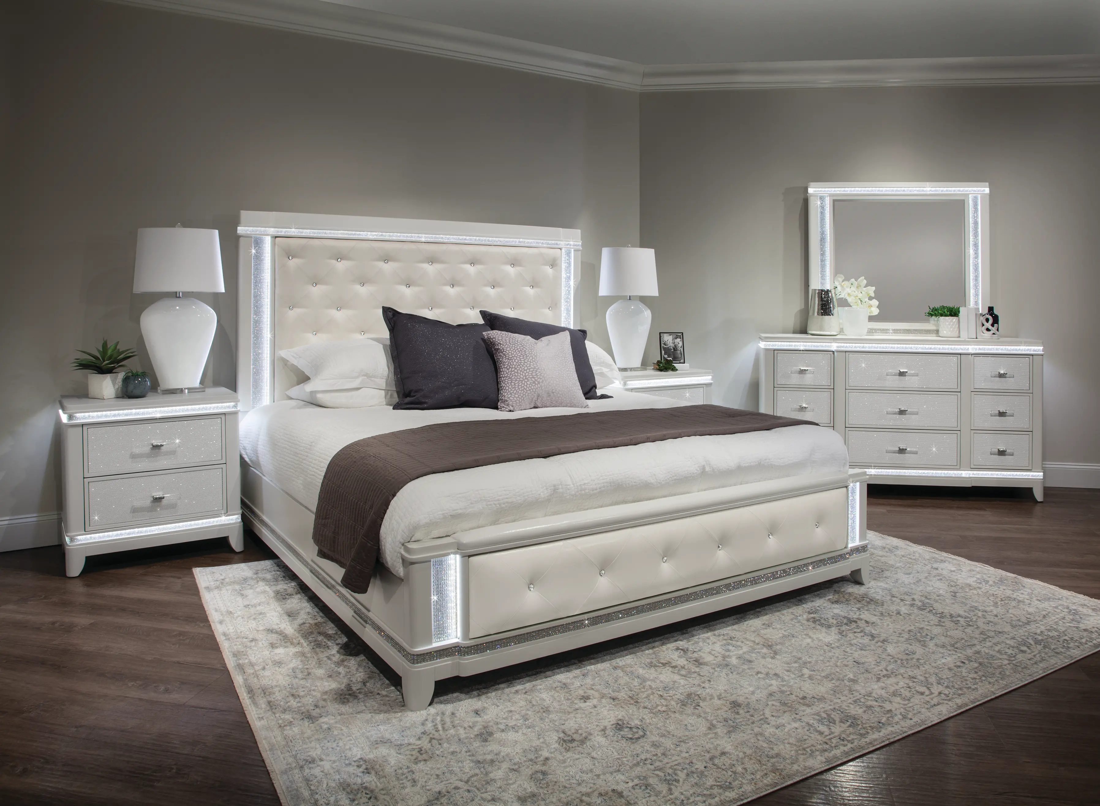 Celeste Sparkle White King Upholstered Bed-11