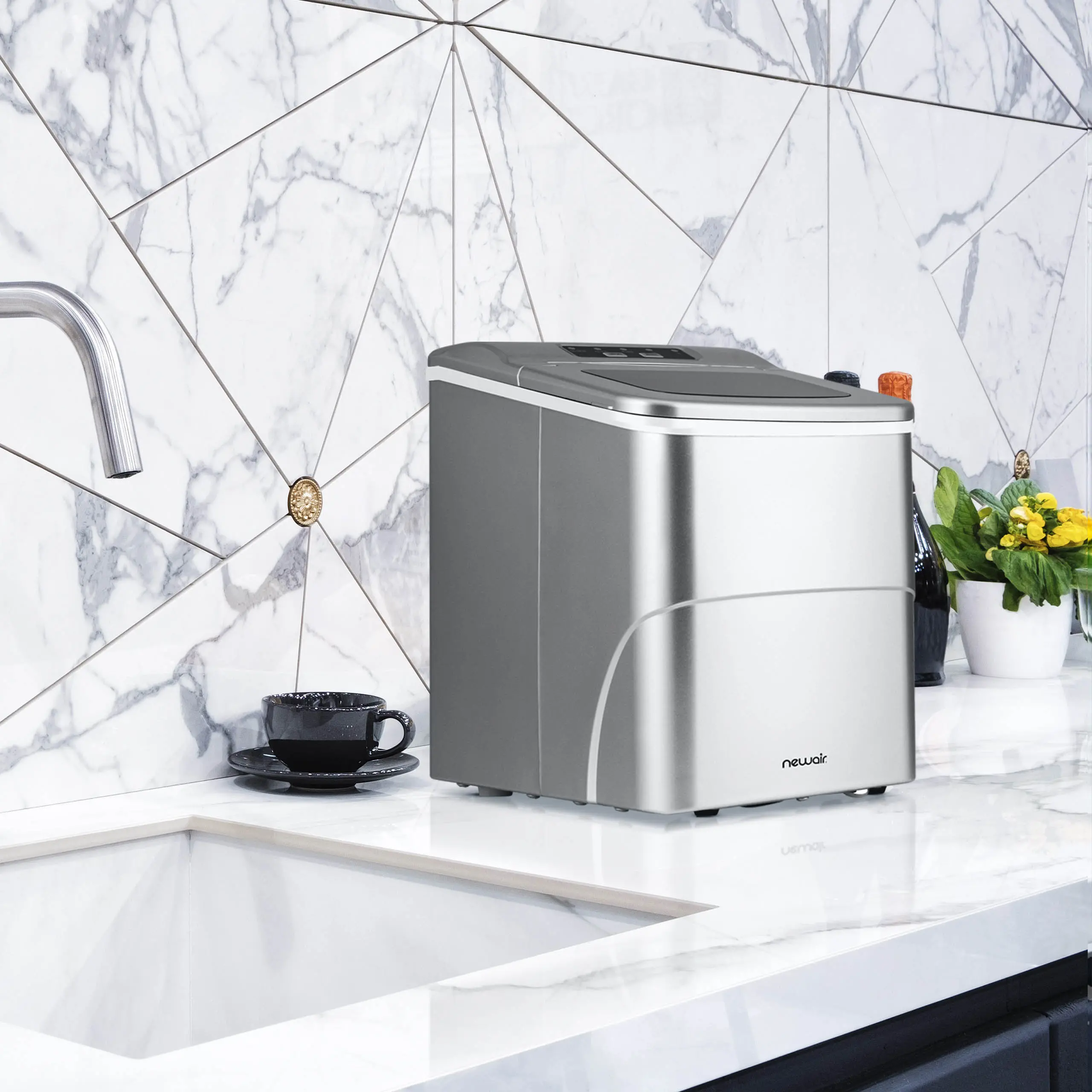 NIM026MS00 NewAir Matte Silver Countertop Ice Maker-6