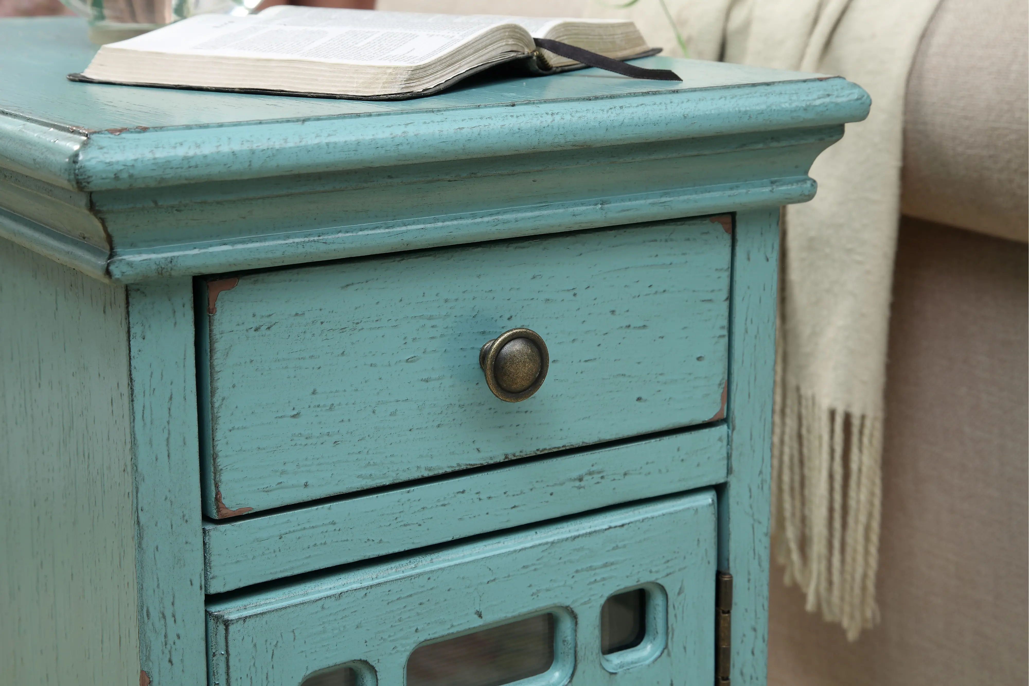 96605 Becka Blue Chairside Table-4