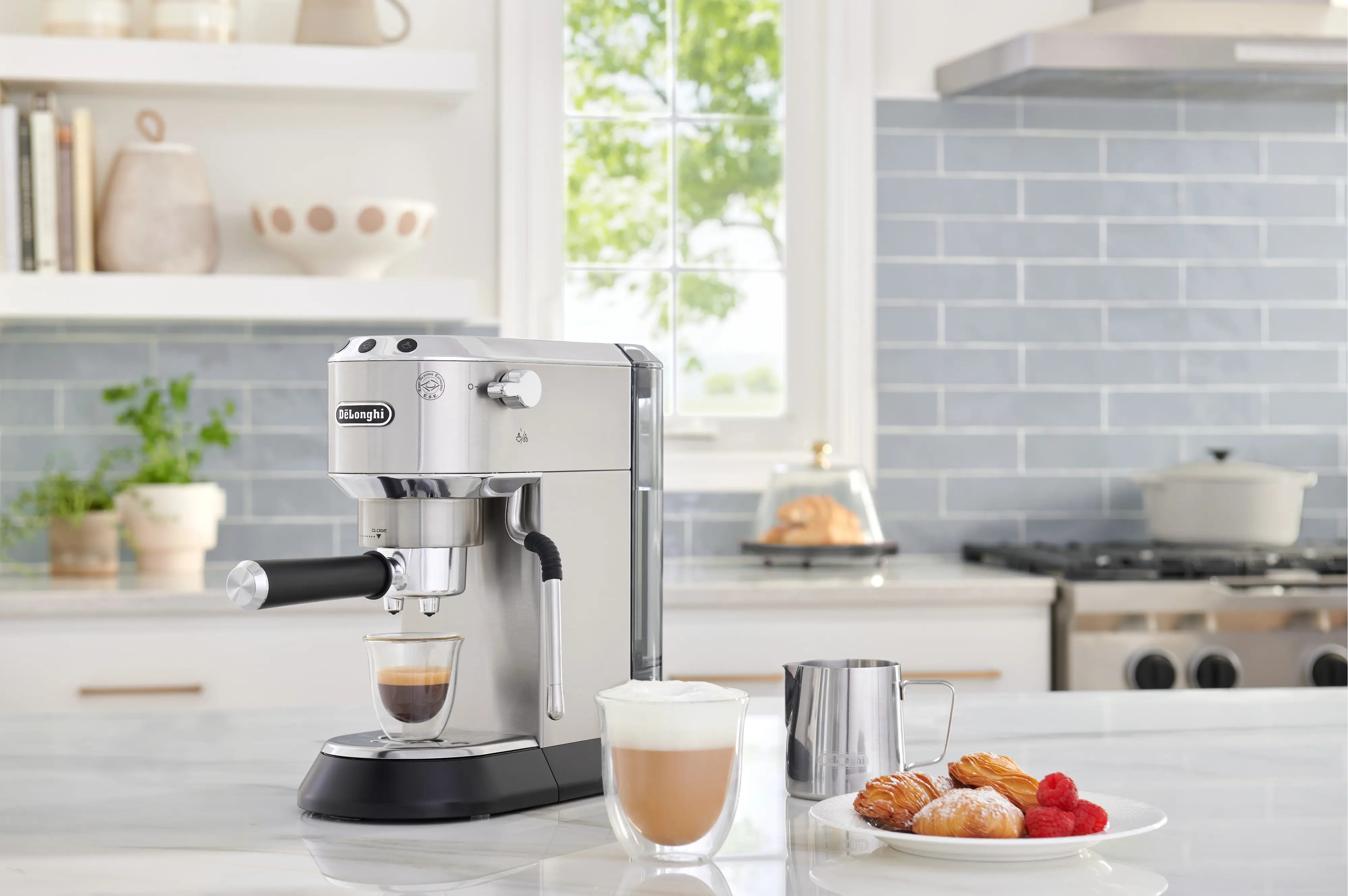 EC885M De'Longhi Dedica Arte Espresso Machine-9