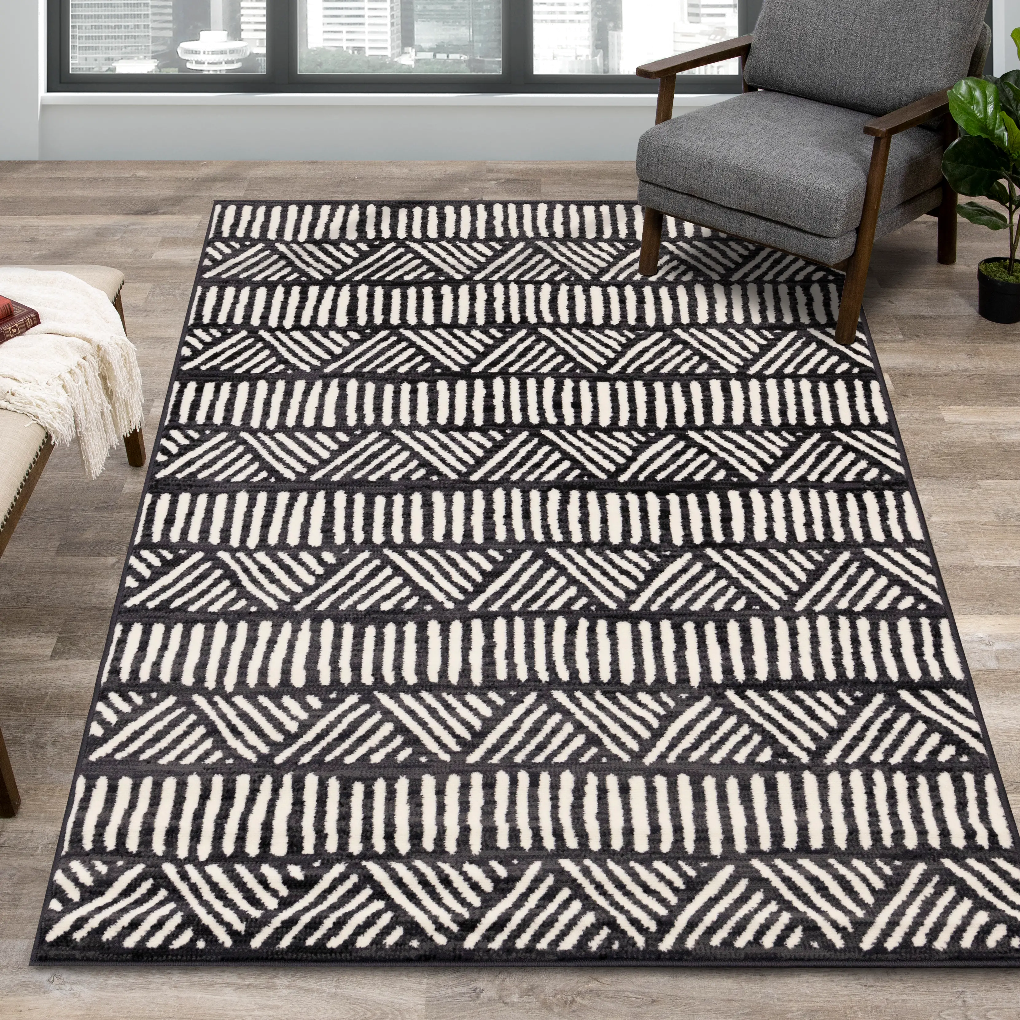 Faira Grey & White Tribal 4 x 6 Area Rug-3