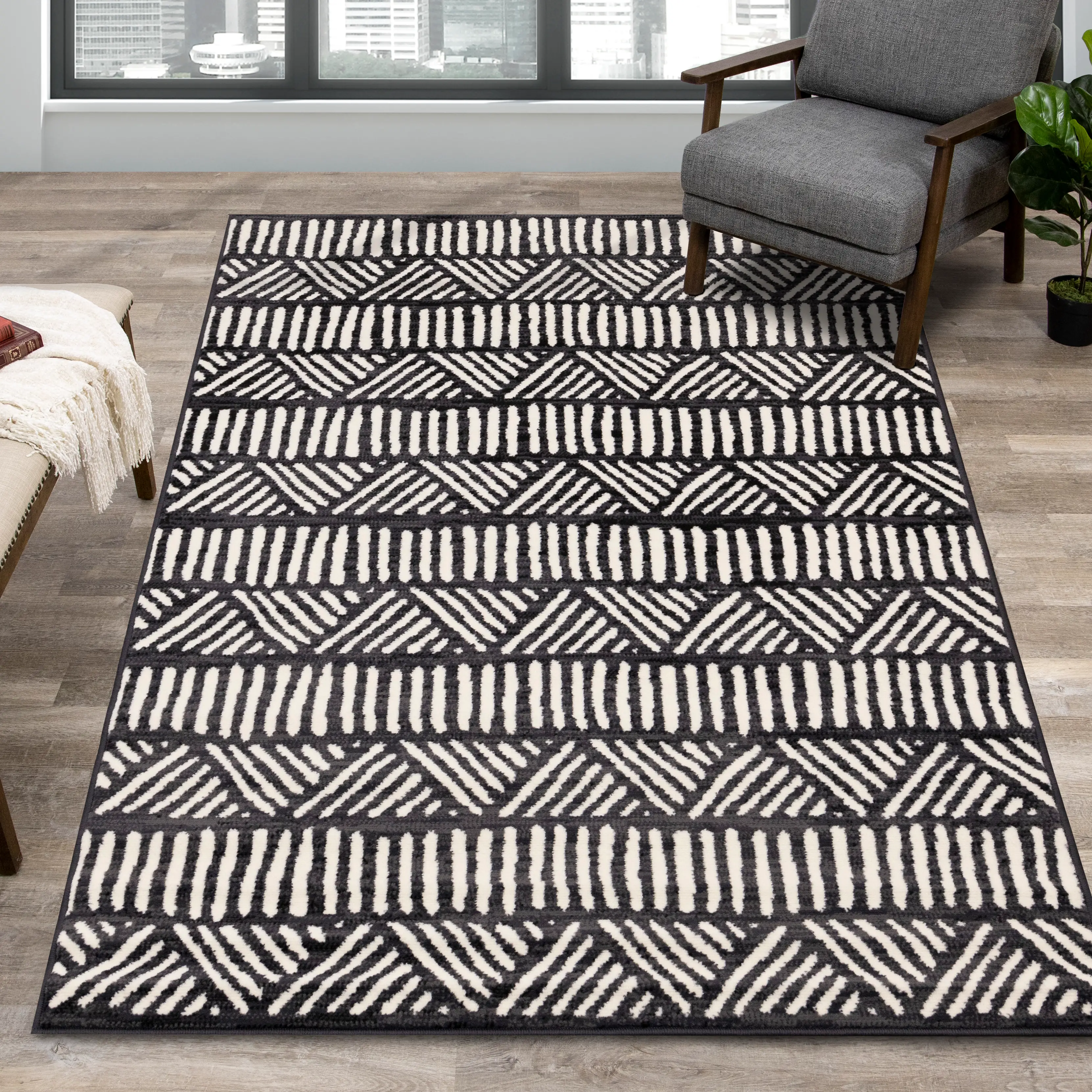 Faira Grey & White Tribal 4 x 6 Area Rug-2