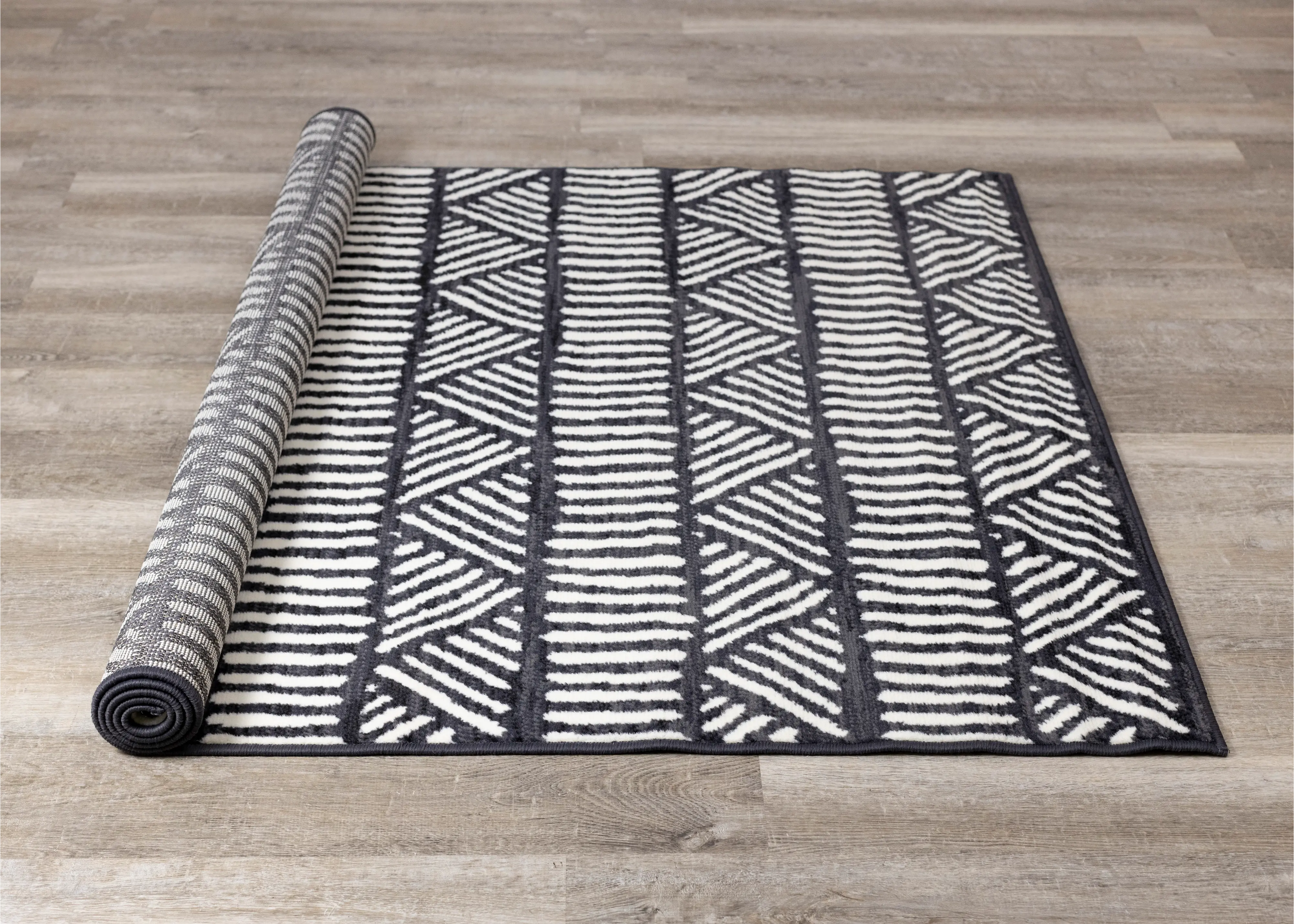 Faira Grey & White Tribal 4 x 6 Area Rug-1
