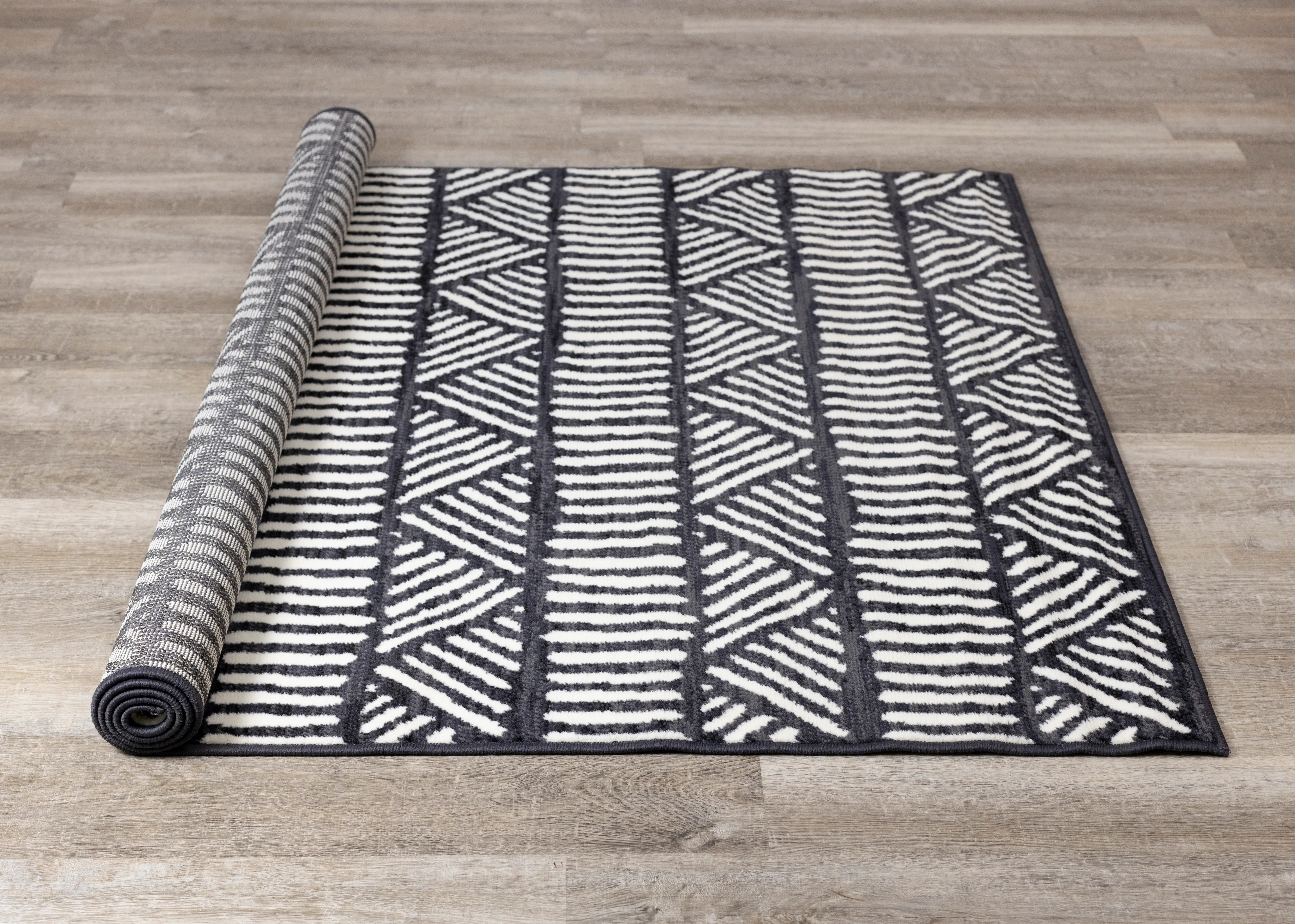 Faira Grey & White Tribal 4 x 6 Area Rug-4