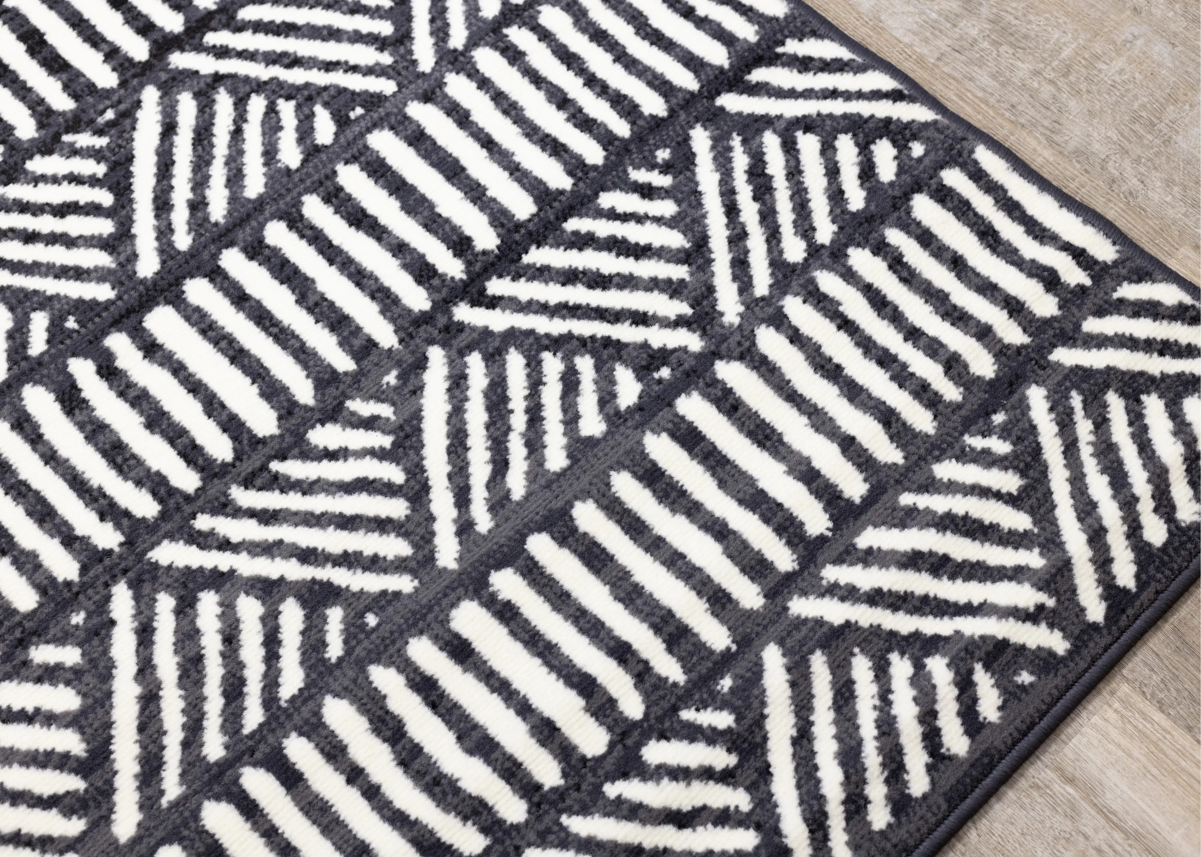 Faira Grey & White Tribal 4 x 6 Area Rug-6