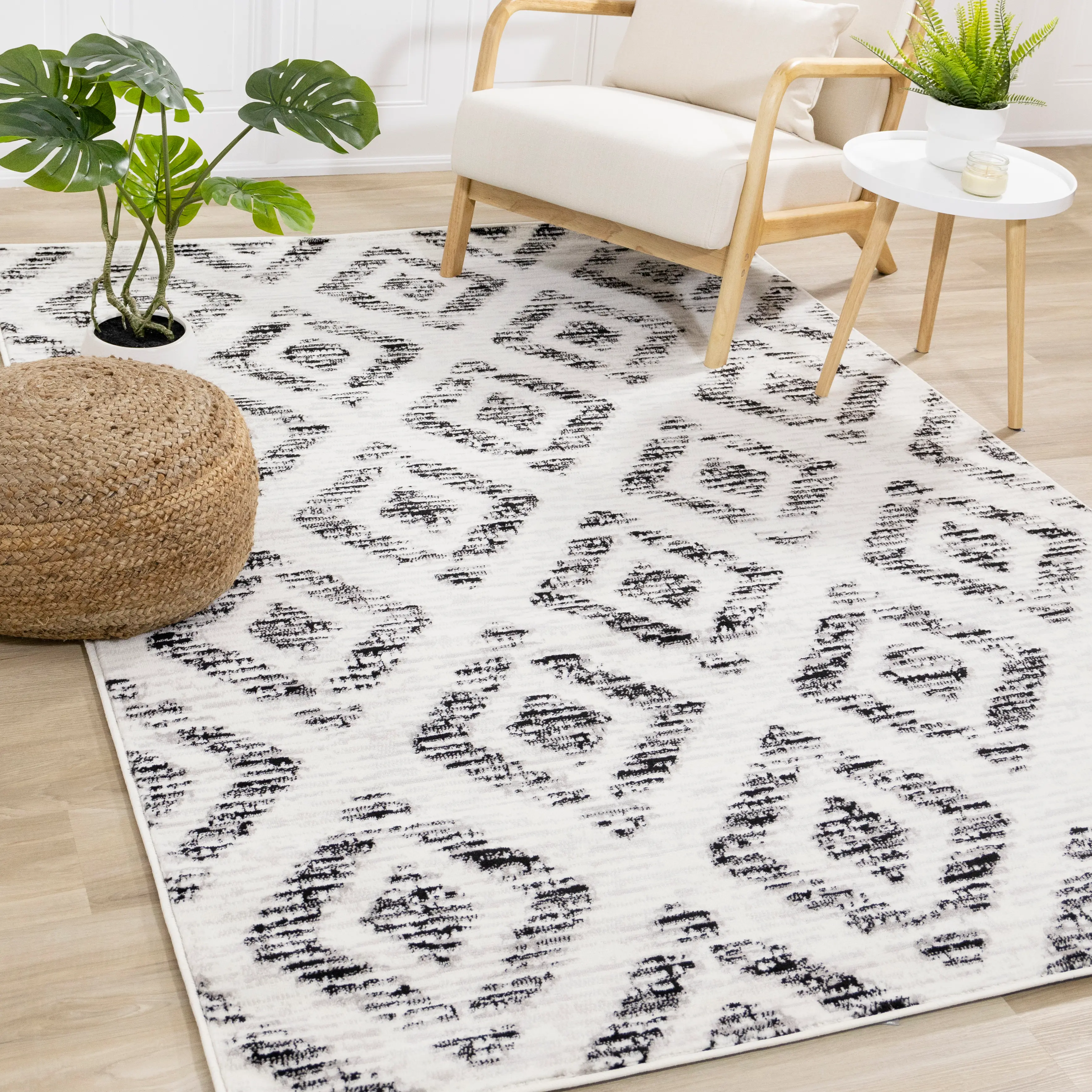 Merit Grey 8 x 10 Diamond Pattern Area Rug-2