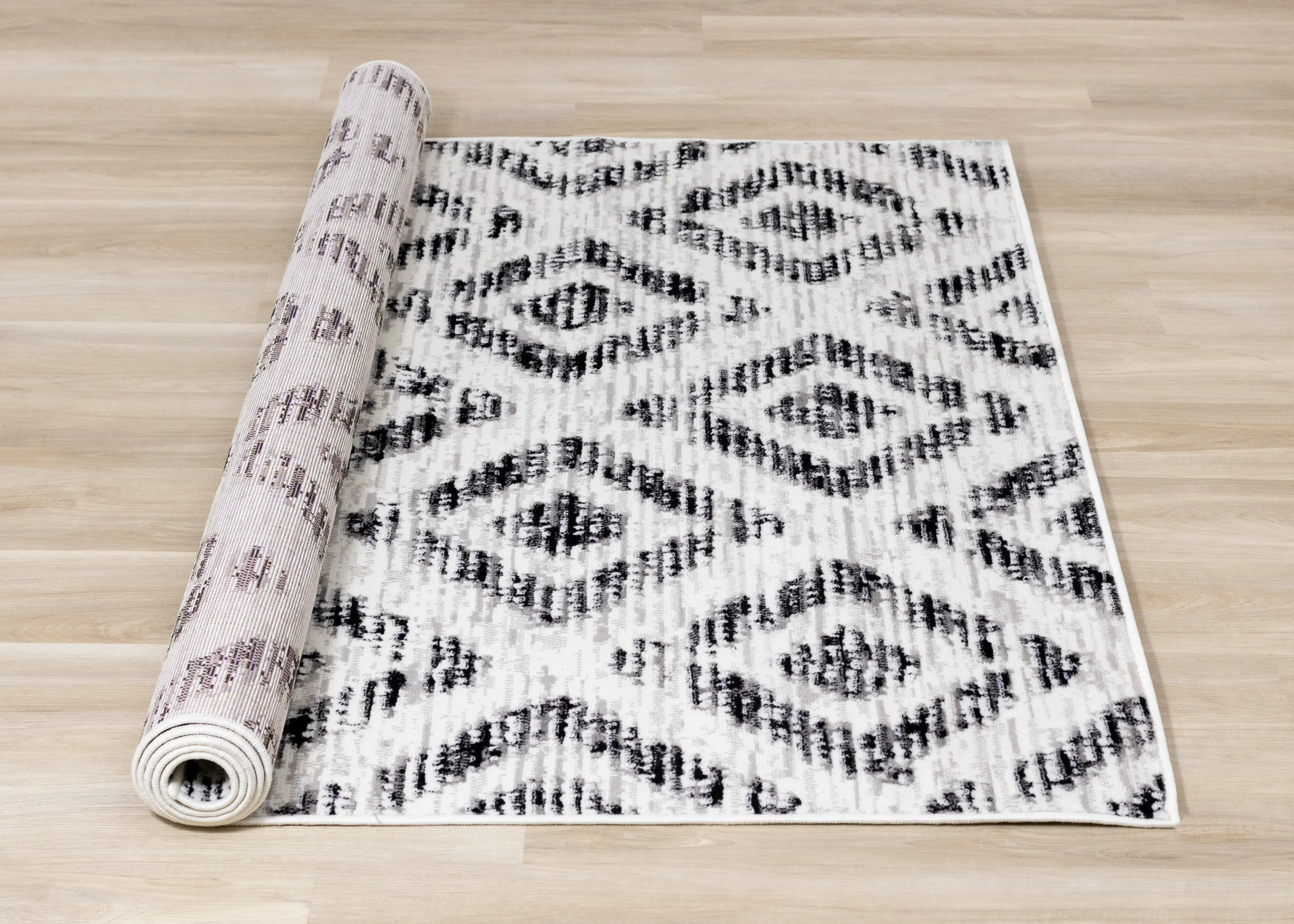 Merit Grey 8 x 10 Diamond Pattern Area Rug-4