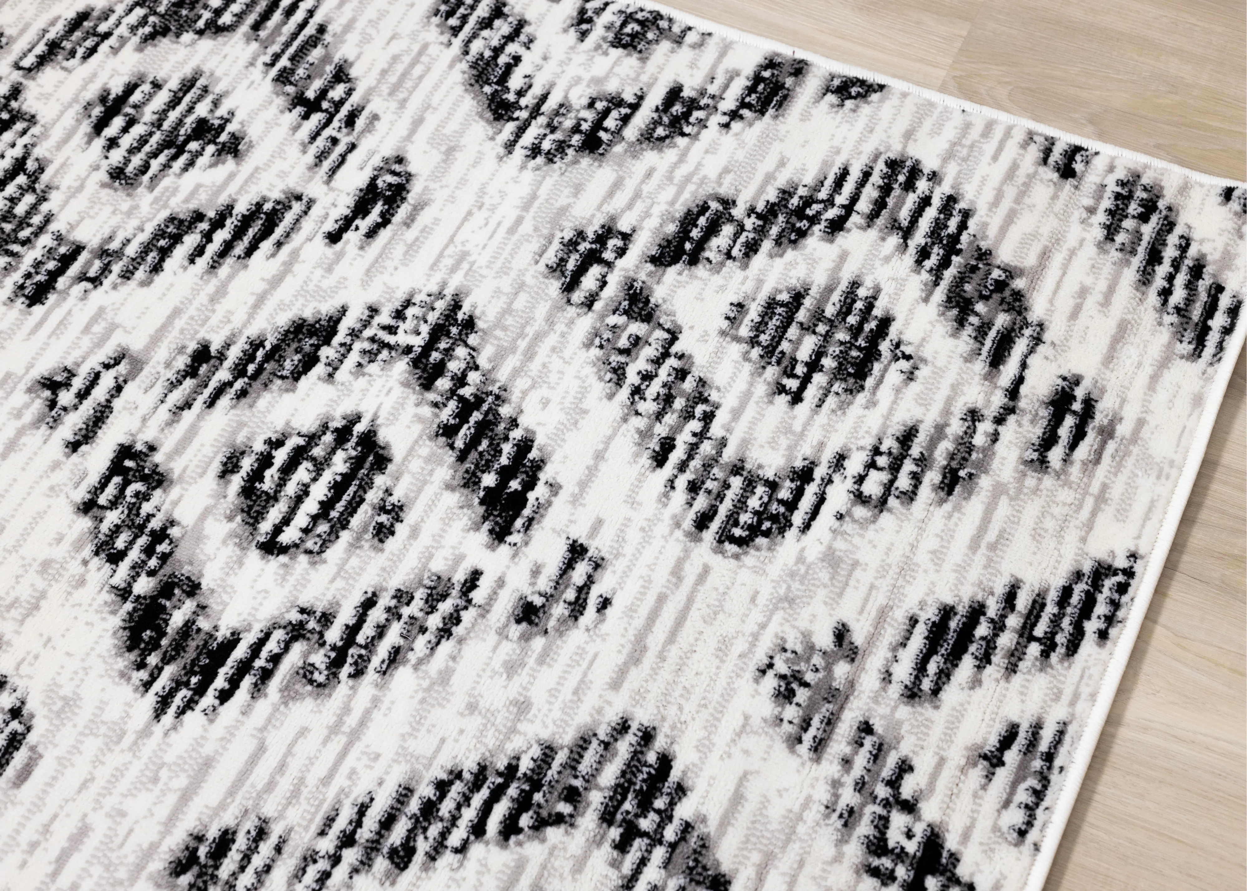 Merit Grey 8 x 10 Diamond Pattern Area Rug-6