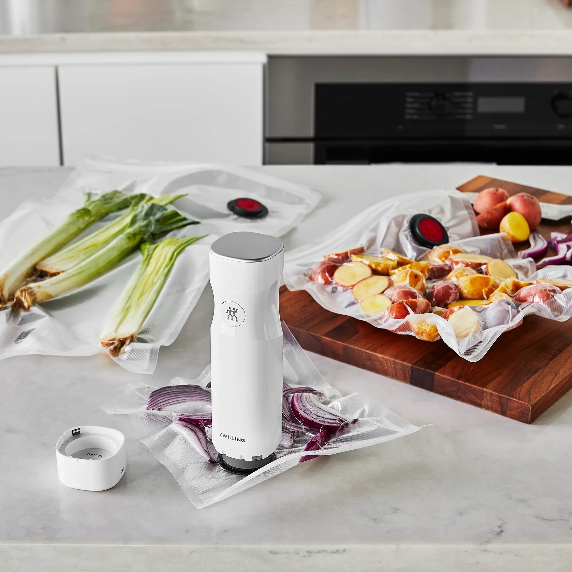 Zwilling Fresh & Save 7-pc Vacuum Sealer Machine Starter Set - Glass-2