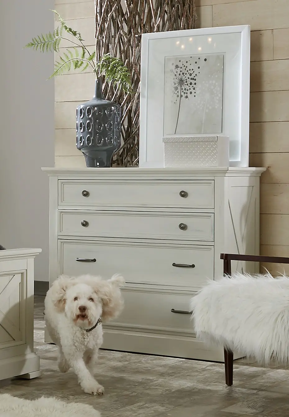 5523-41 Seaside Lodge Off-White Chest of Drawers-2