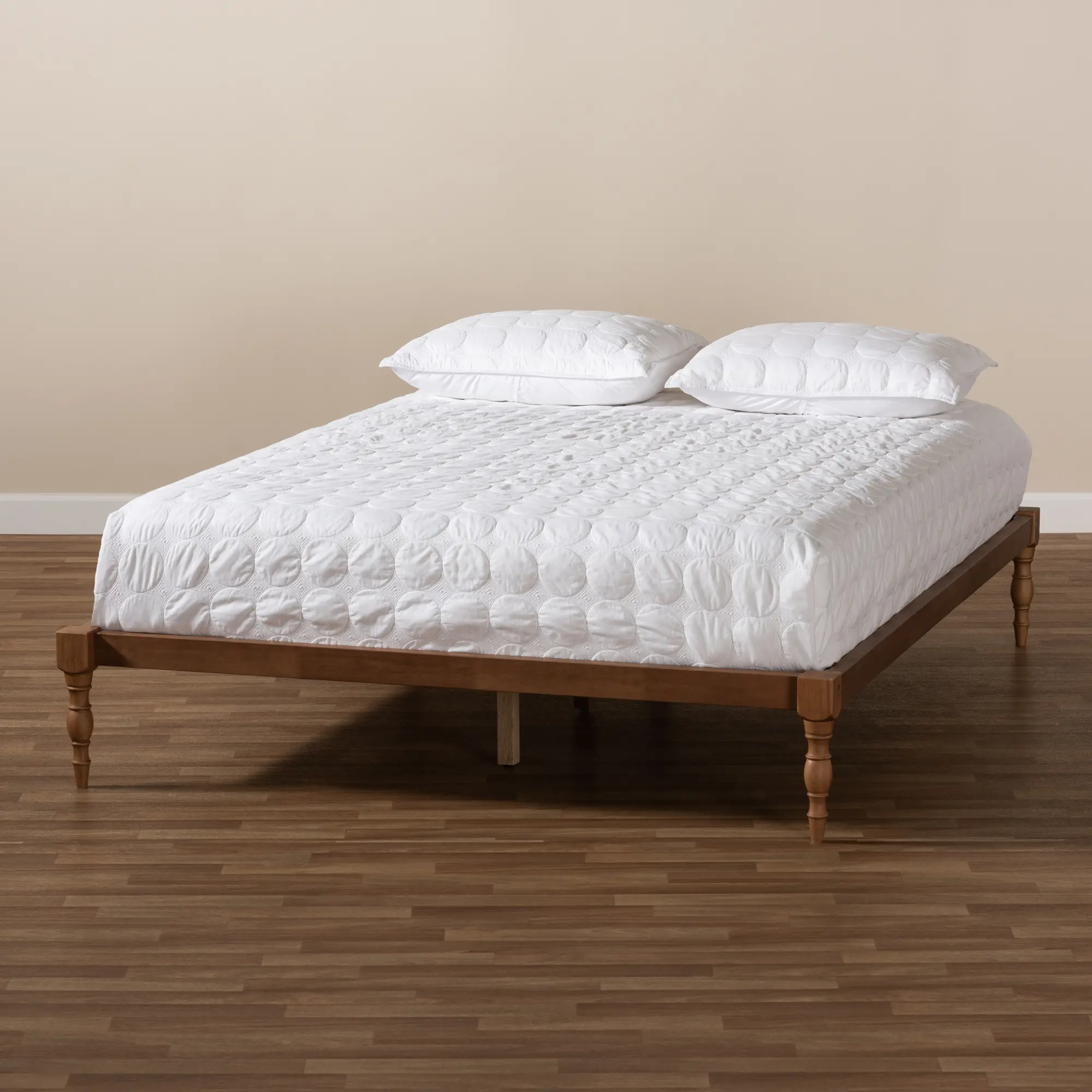 156-9472-RCW Iseline Ash Walnut Queen Platform Bed Frame-3