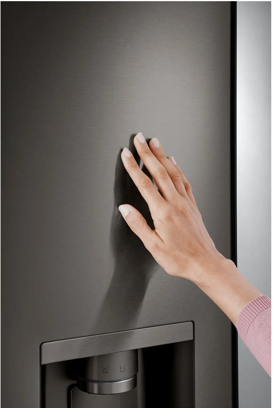 LRYKC2606D LG 26 cu ft InstaView® French Door Refrigerator - Counter Depth Black Stainless Steel-6