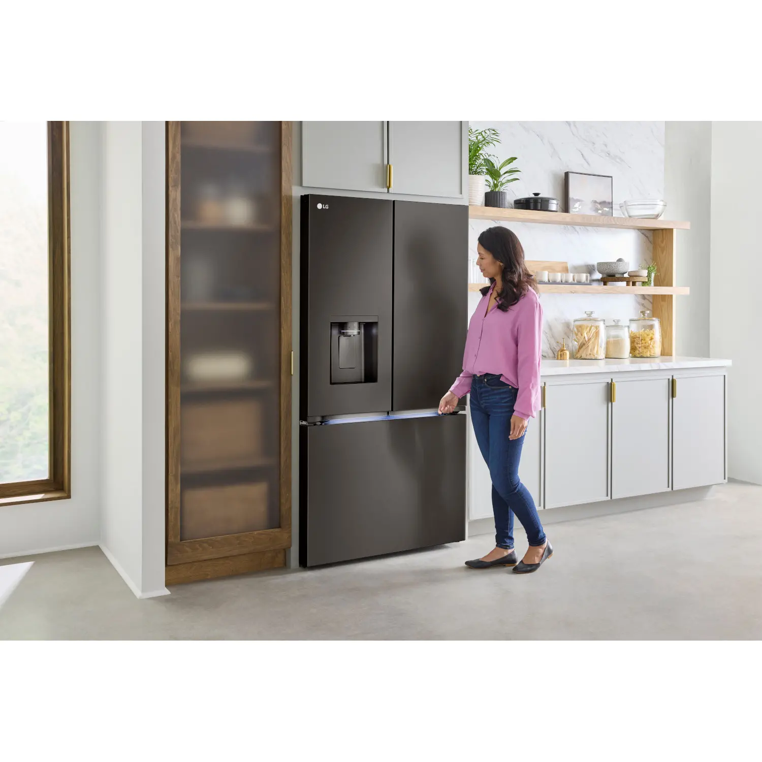 LRYXC2606D LG 25.5 cu ft French Door Refrigerator - Counter Depth Black Stainless Steel-8