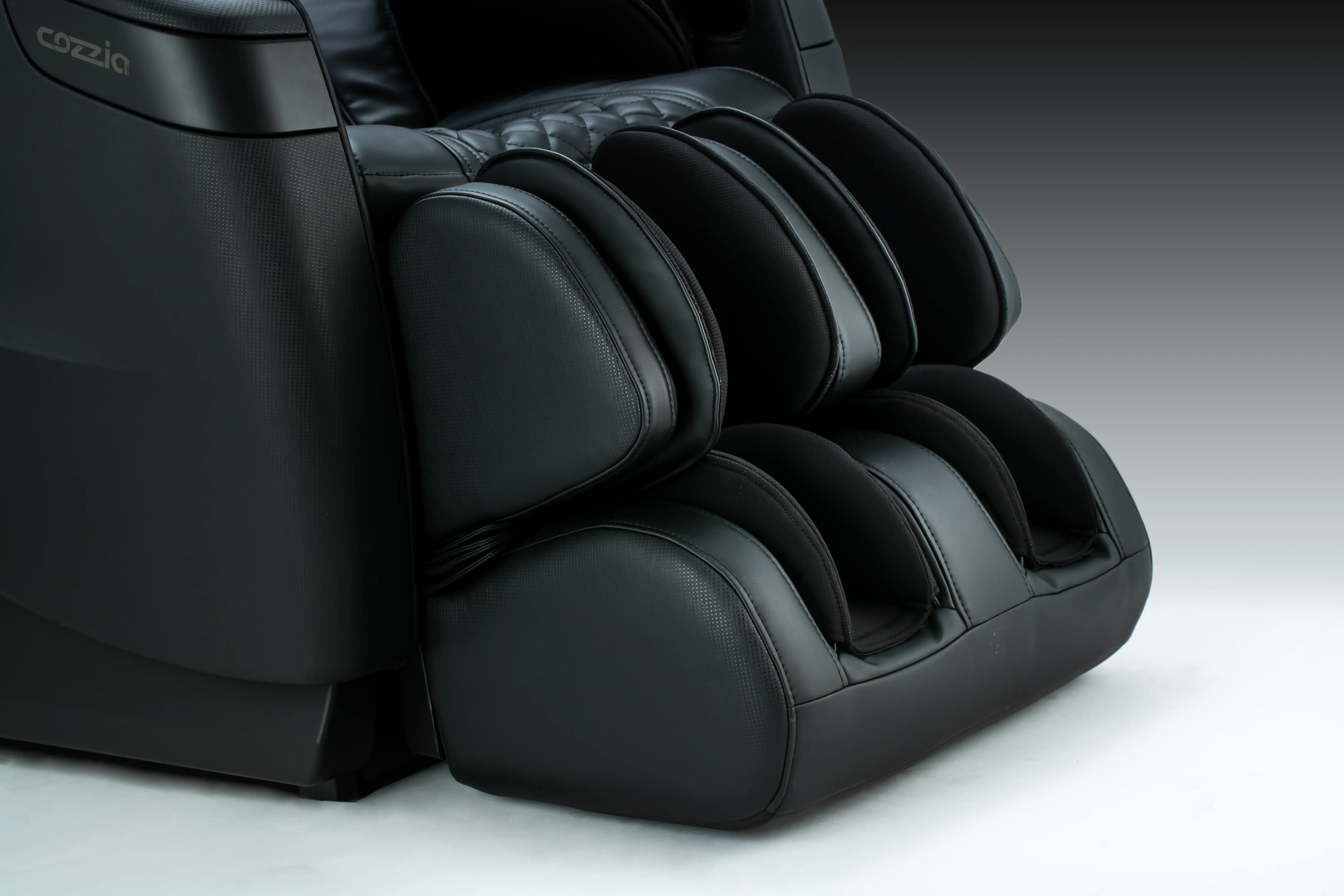 3PC/711V/MSG/BLK/PBK Cozzia Black CZ-711 Qi SE Massage Chair-8