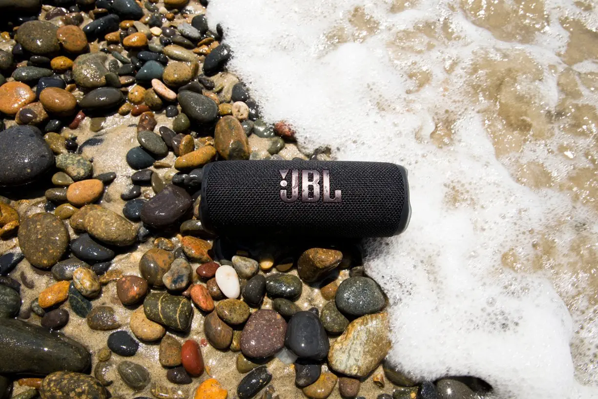 JBLFLIP6BLKAM/BLACK JBL FLIP6 Portable Waterproof Speaker - Black-2