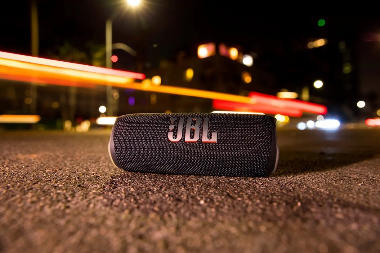 JBLFLIP6BLKAM/BLACK JBL FLIP6 Portable Waterproof Speaker - Black-9