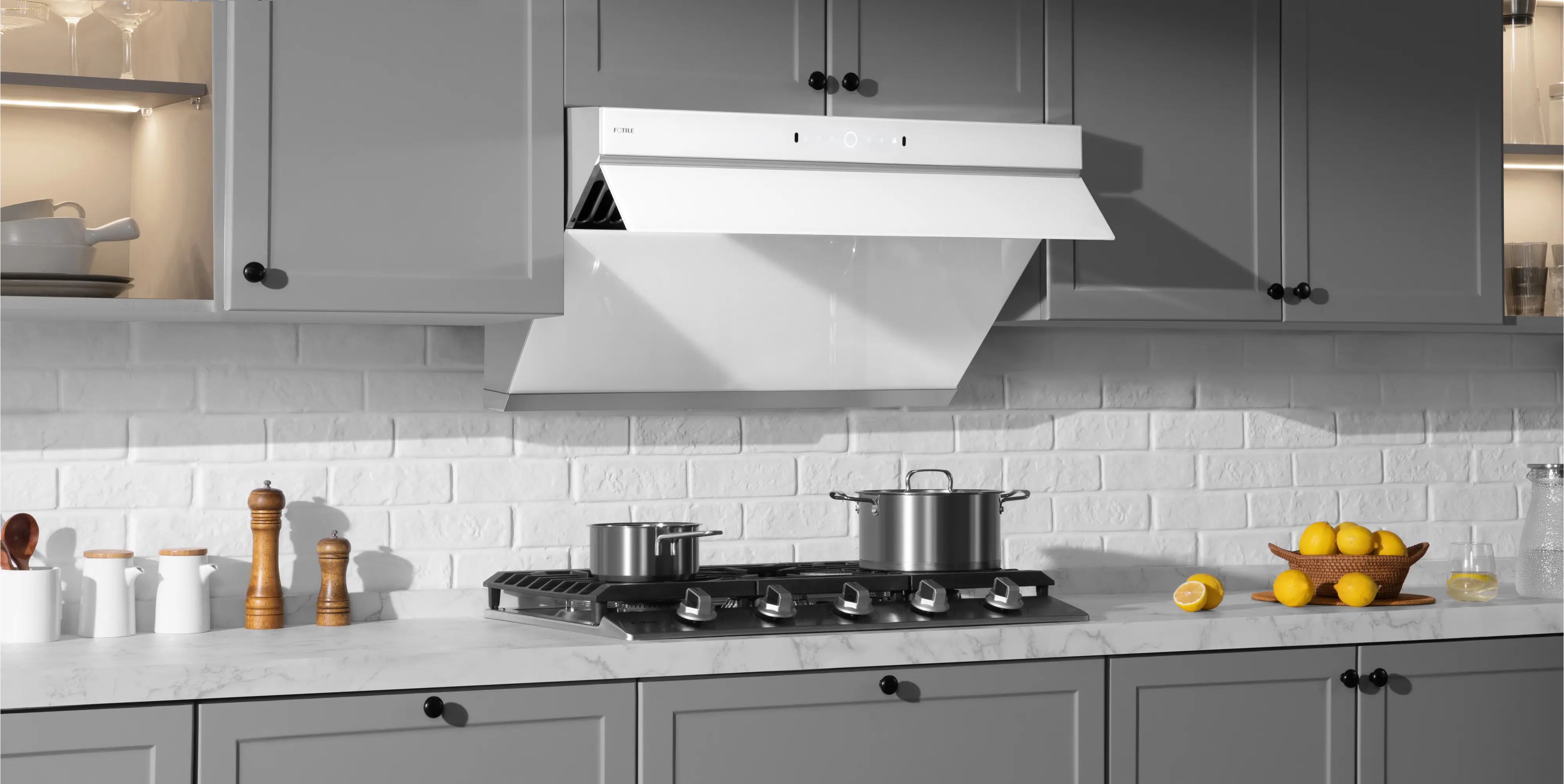 FOTILE Slant Vent 36 inch Under Cabinet Range Hood - White-2